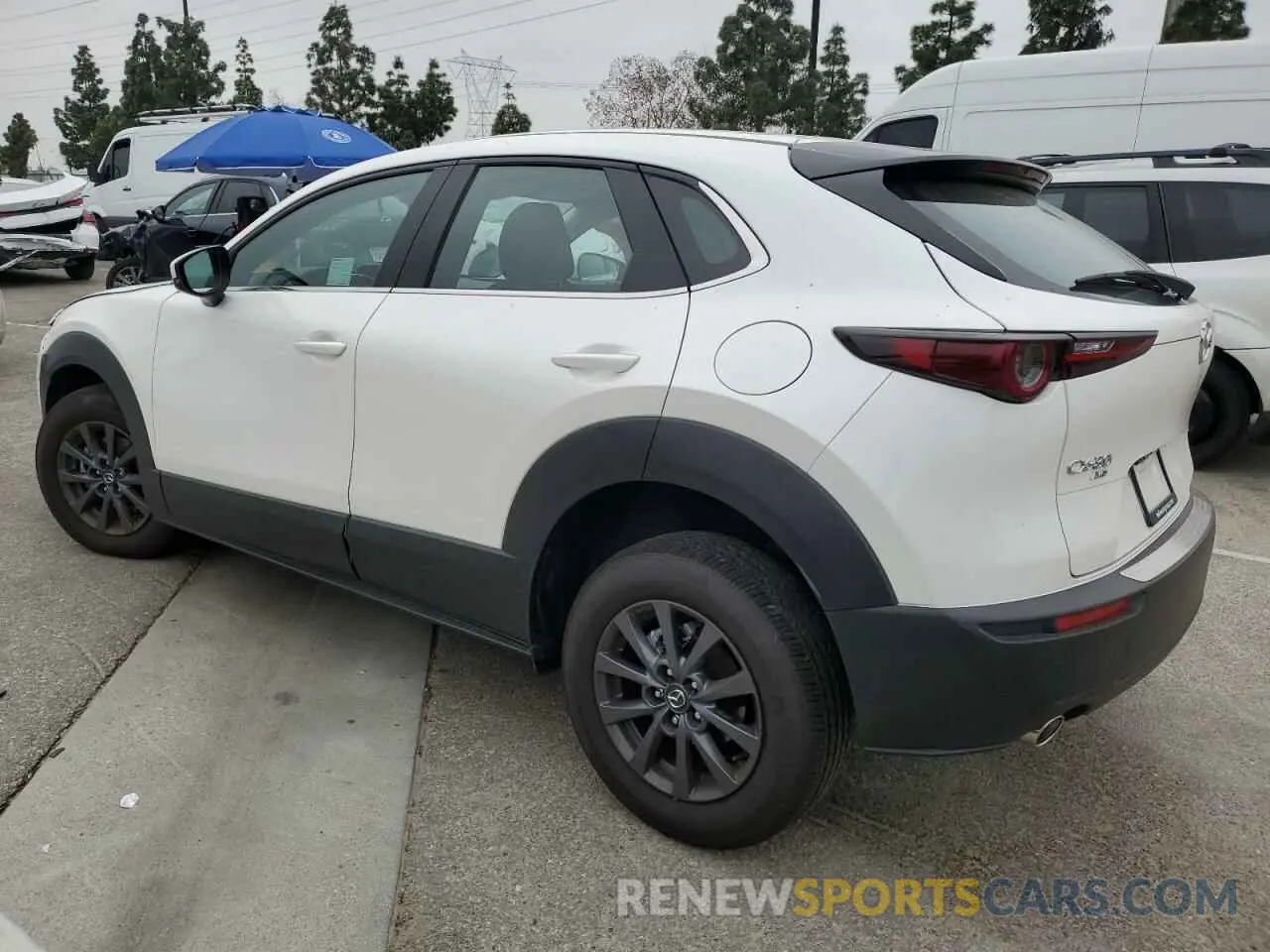 2 fotografías del automóvil dañado 3MVDMBAM8SM766379 MAZDA CX30 2025