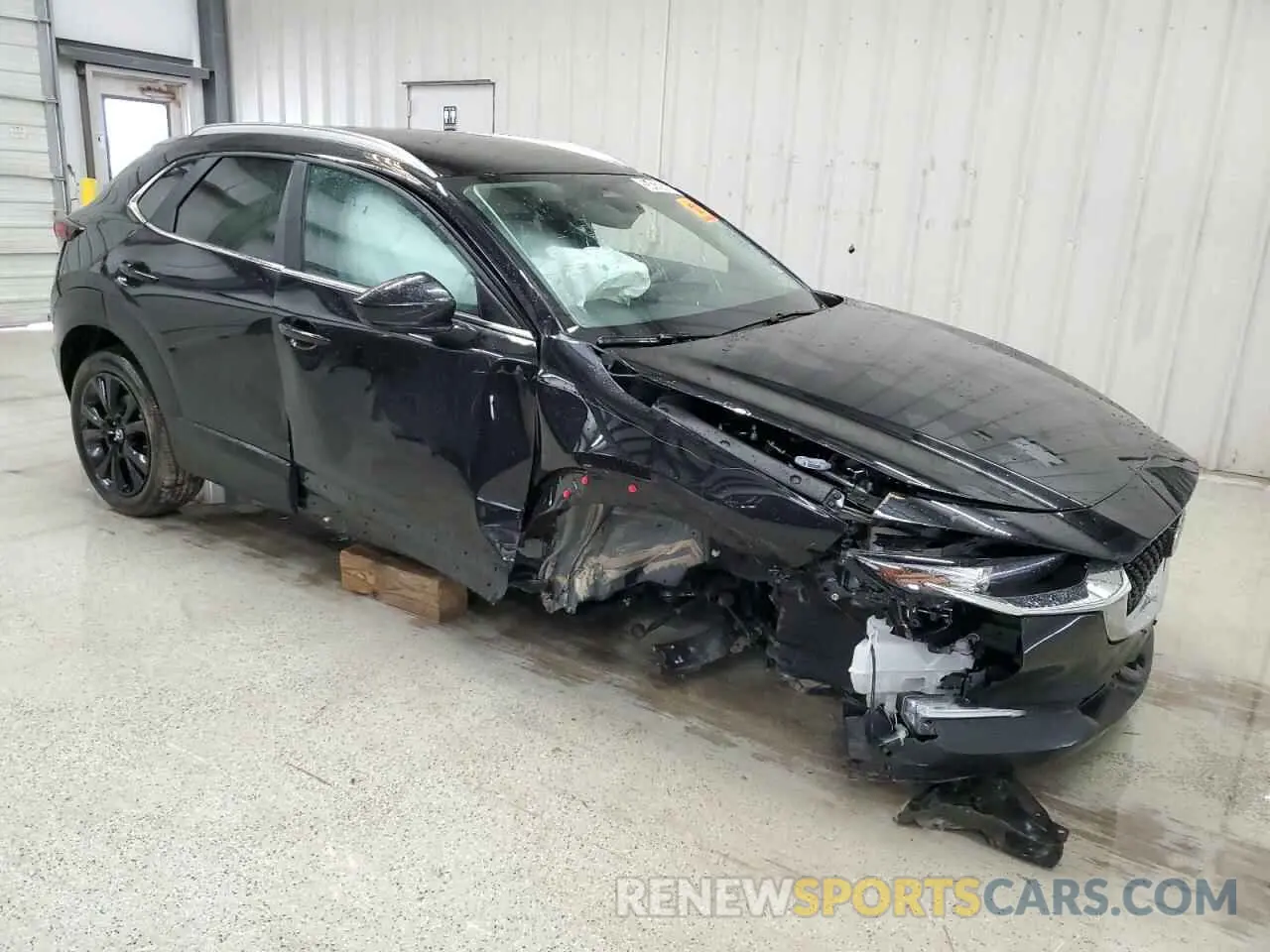 4 fotografías del automóvil dañado 3MVDMBBM0SM762518 MAZDA CX30 2025