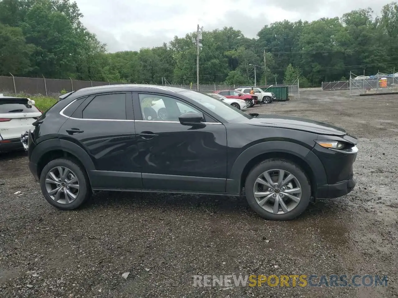 4 fotografías del automóvil dañado 3MVDMBCM9SM801668 MAZDA CX30 2025