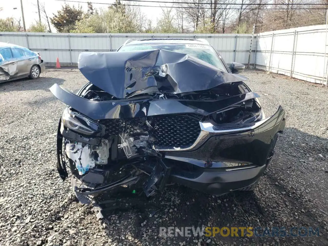5 fotografías del automóvil dañado 3MVDMBDM6SM791678 MAZDA CX30 2025