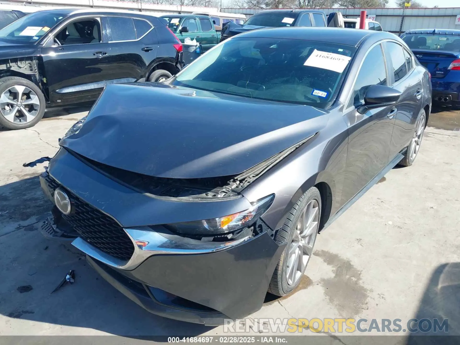 2 fotografías del automóvil dañado 3MZBPAAL0KM105508 MAZDA MAZDA3 2019
