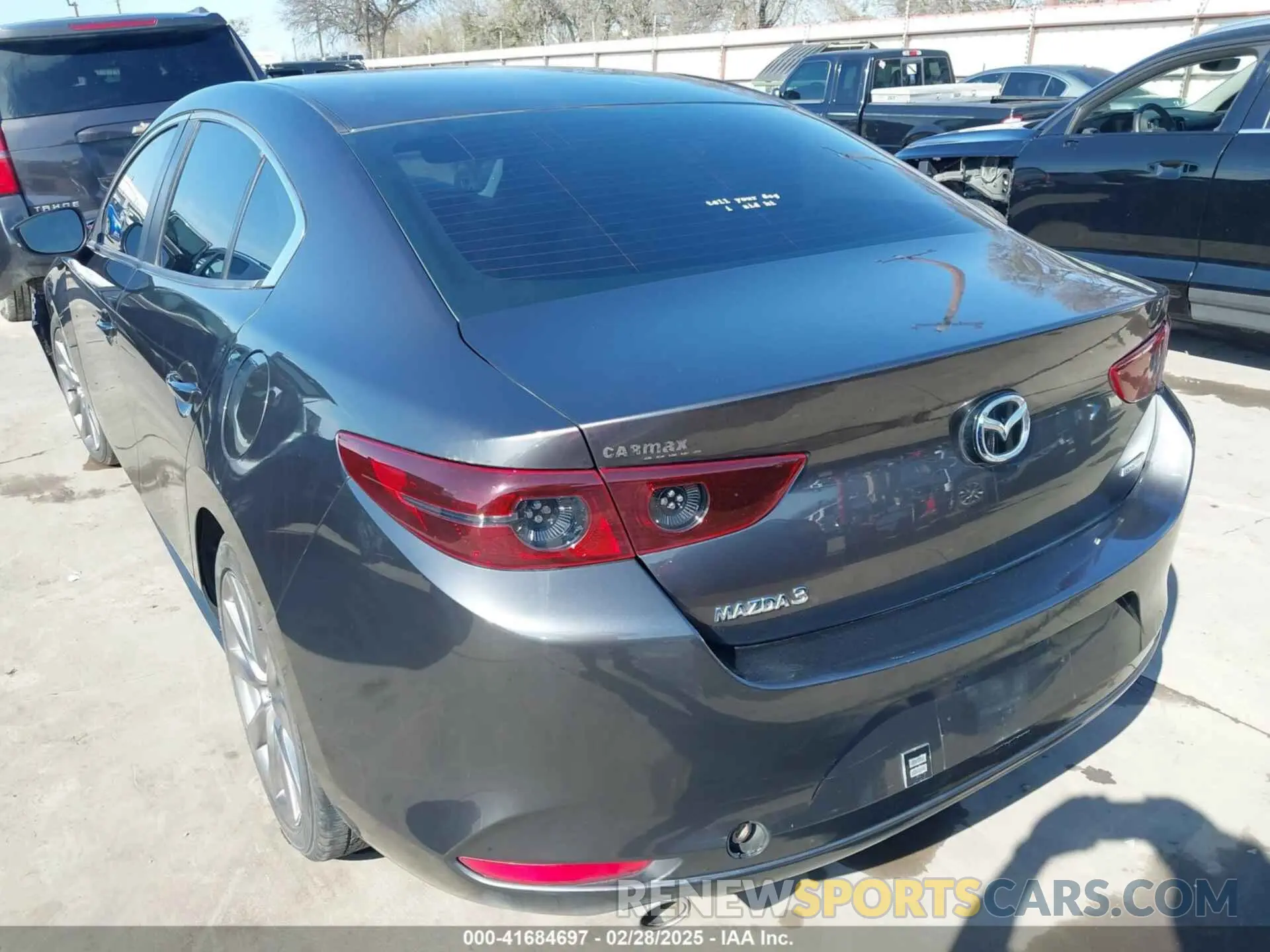 3 fotografías del automóvil dañado 3MZBPAAL0KM105508 MAZDA MAZDA3 2019