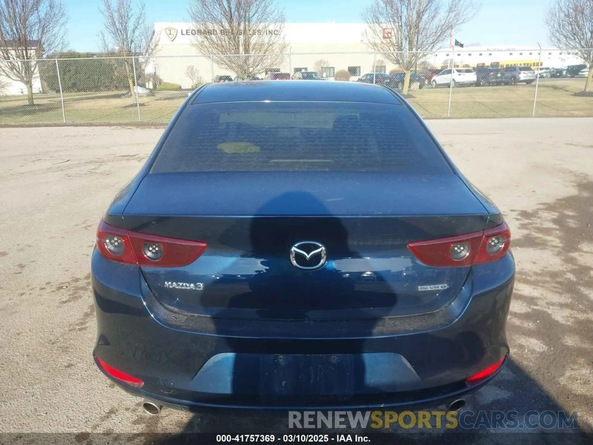 16 fotografías del automóvil dañado 3MZBPABL5KM113750 MAZDA MAZDA3 2019