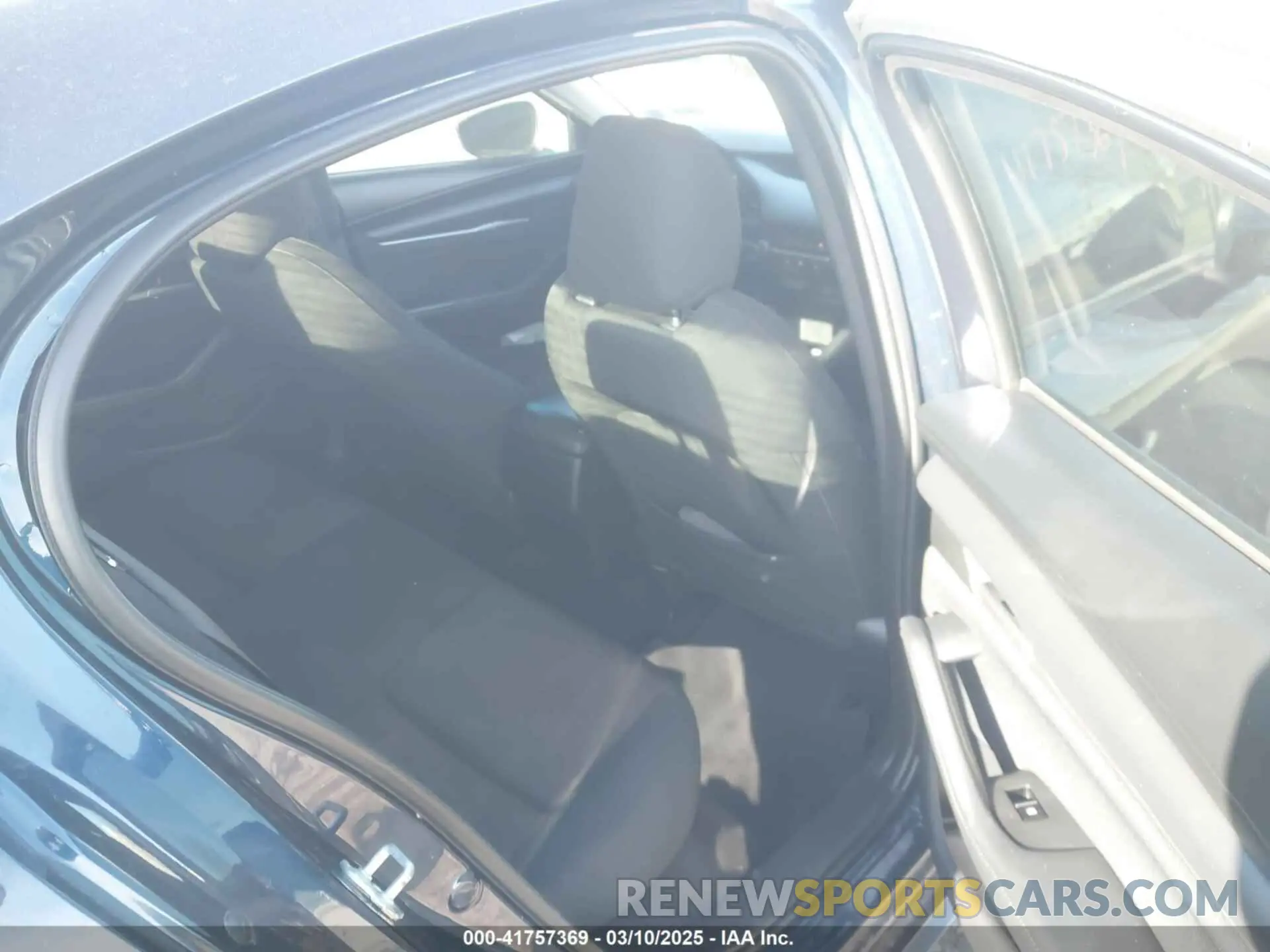 8 fotografías del automóvil dañado 3MZBPABL5KM113750 MAZDA MAZDA3 2019