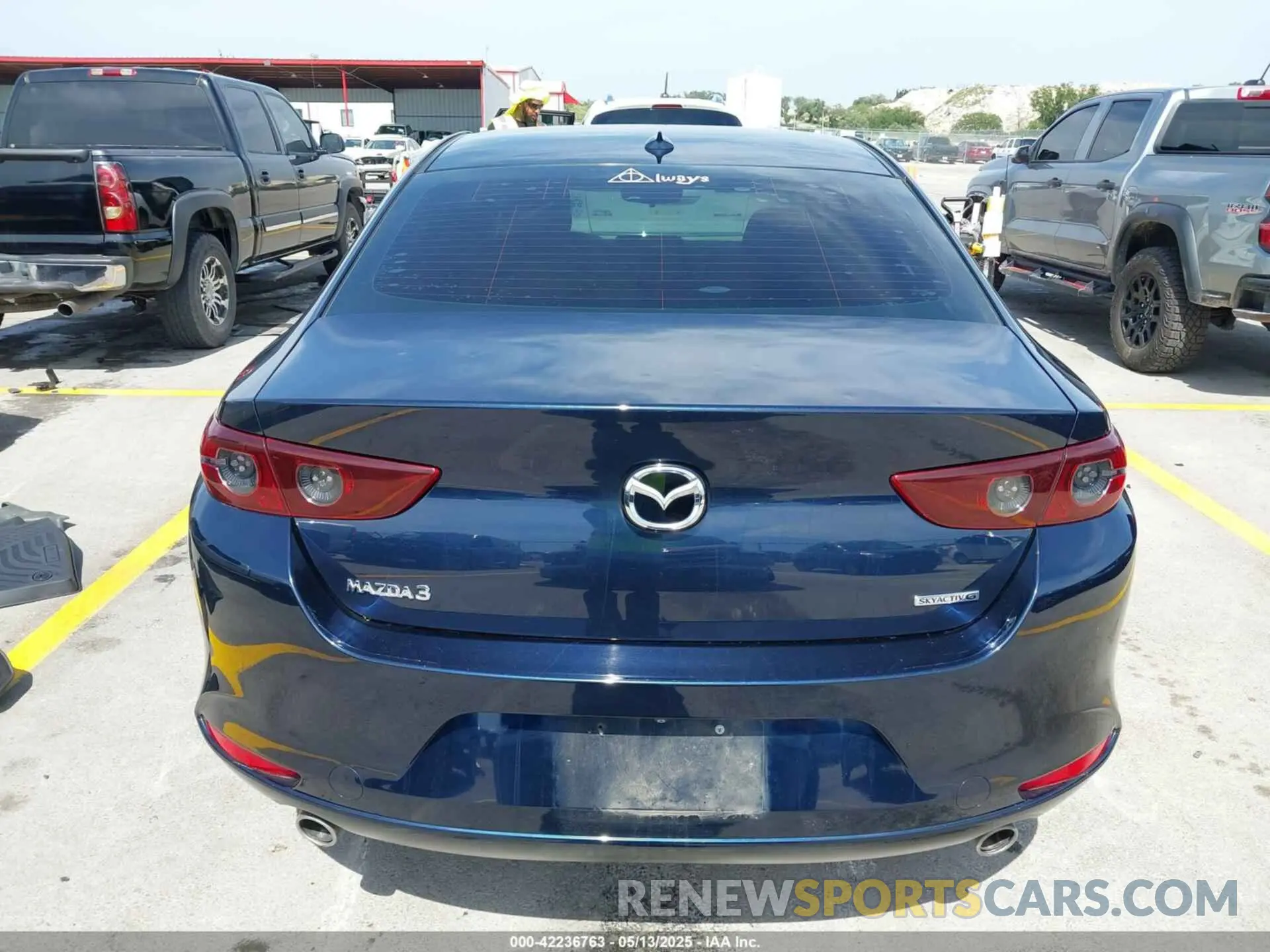 16 fotografías del automóvil dañado 3MZBPADL3KM110892 MAZDA MAZDA3 2019