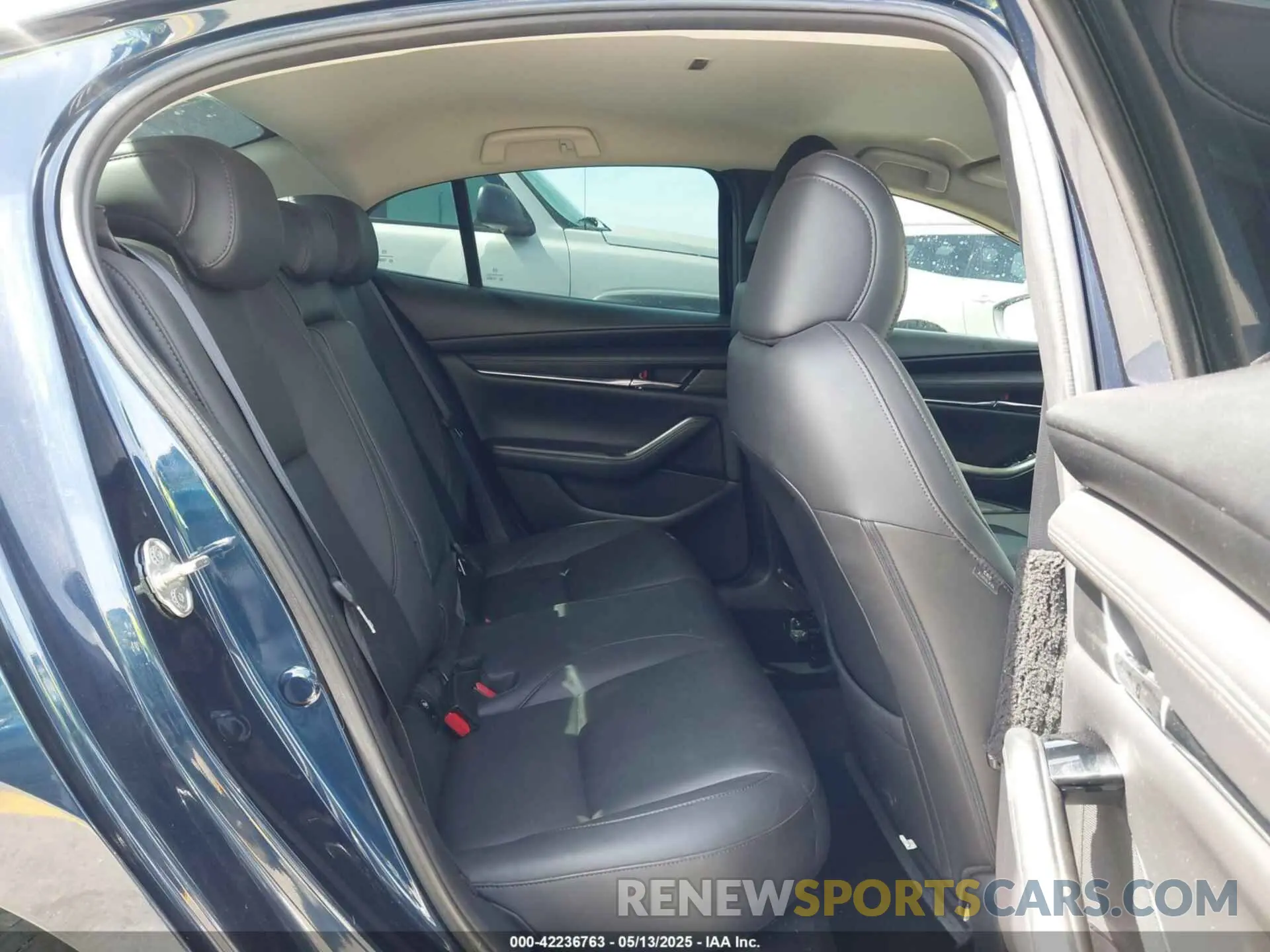 8 fotografías del automóvil dañado 3MZBPADL3KM110892 MAZDA MAZDA3 2019