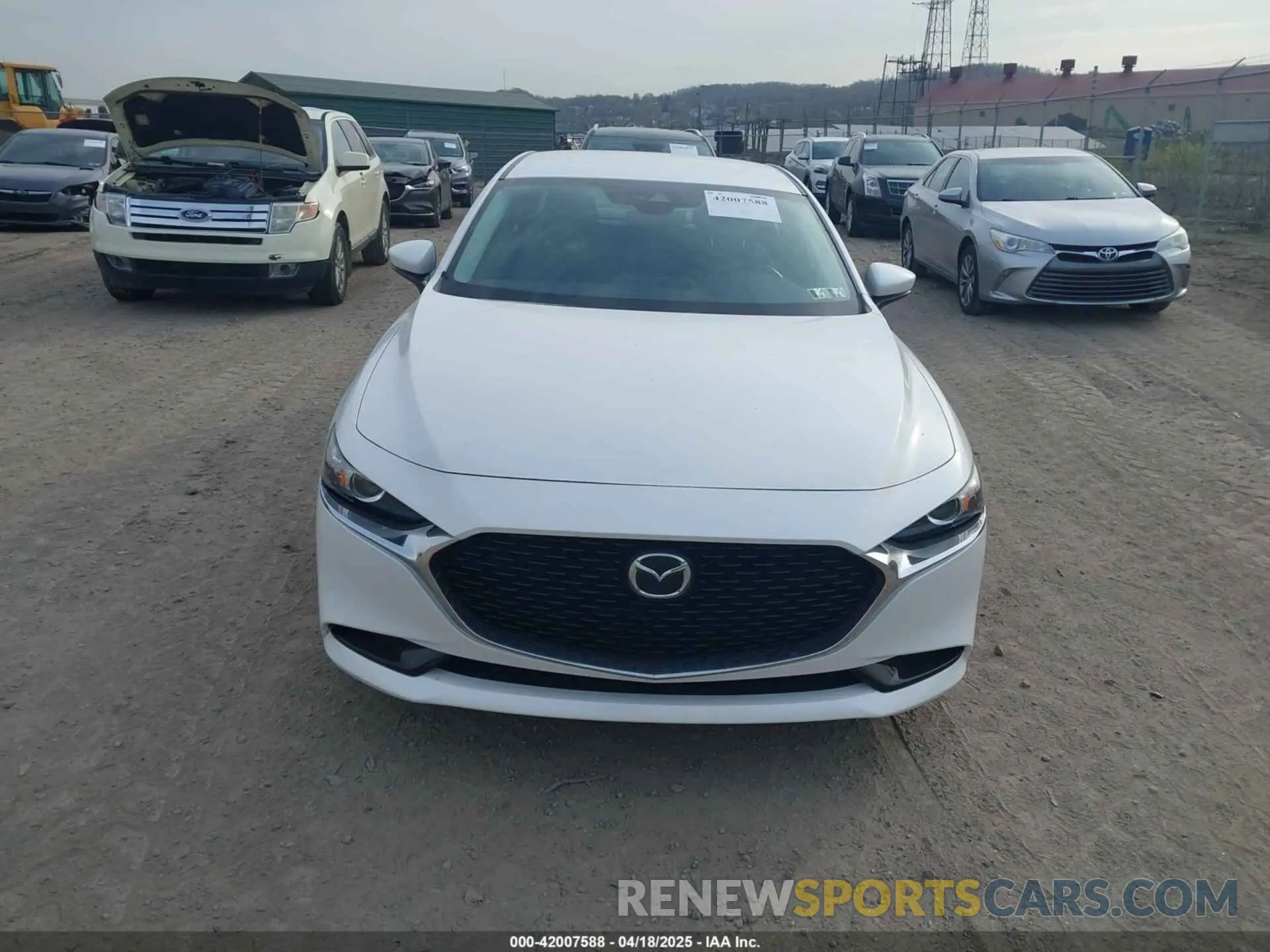 12 fotografías del automóvil dañado 3MZBPADL4KM106317 MAZDA MAZDA3 2019