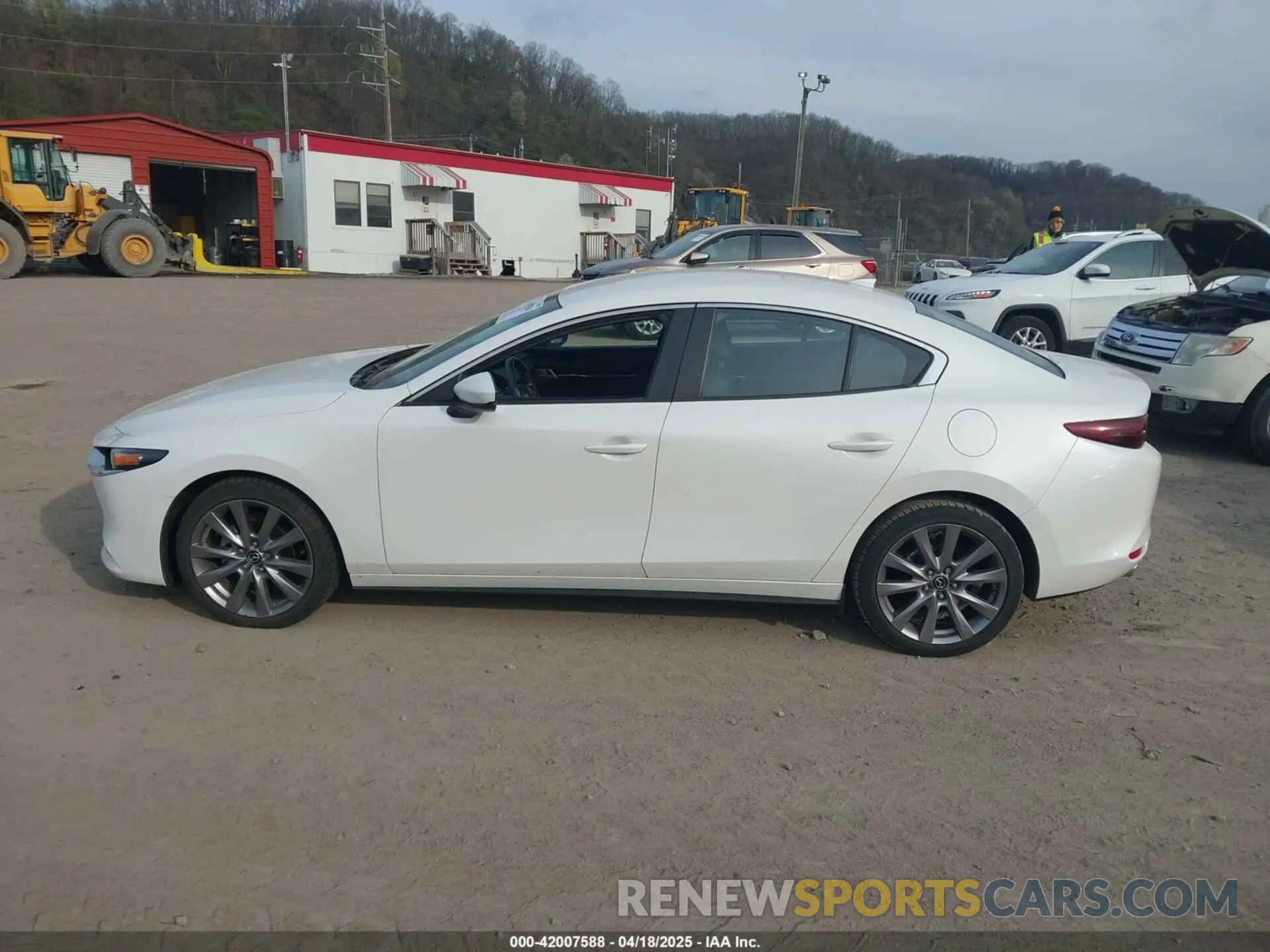 14 fotografías del automóvil dañado 3MZBPADL4KM106317 MAZDA MAZDA3 2019