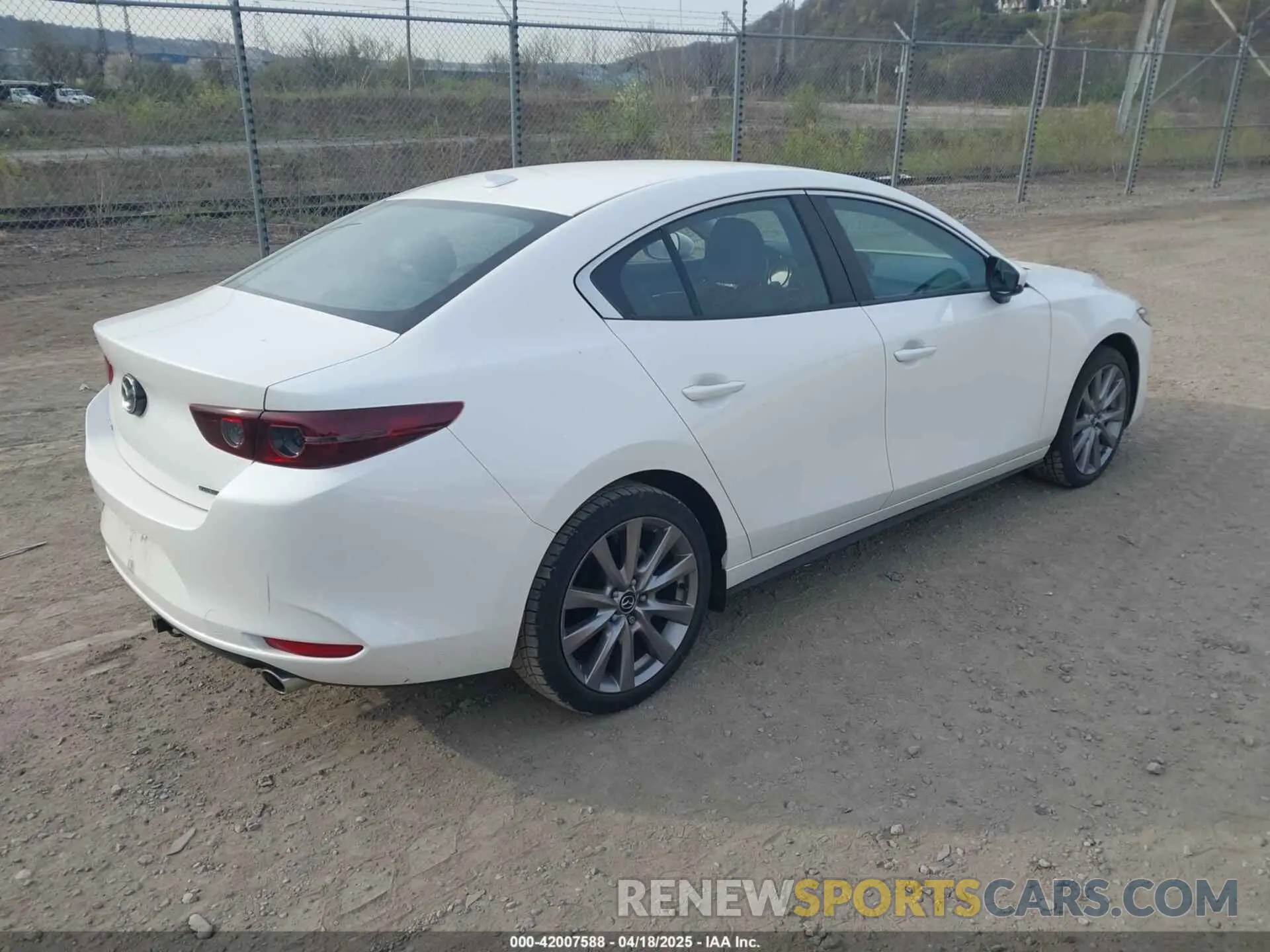 4 fotografías del automóvil dañado 3MZBPADL4KM106317 MAZDA MAZDA3 2019