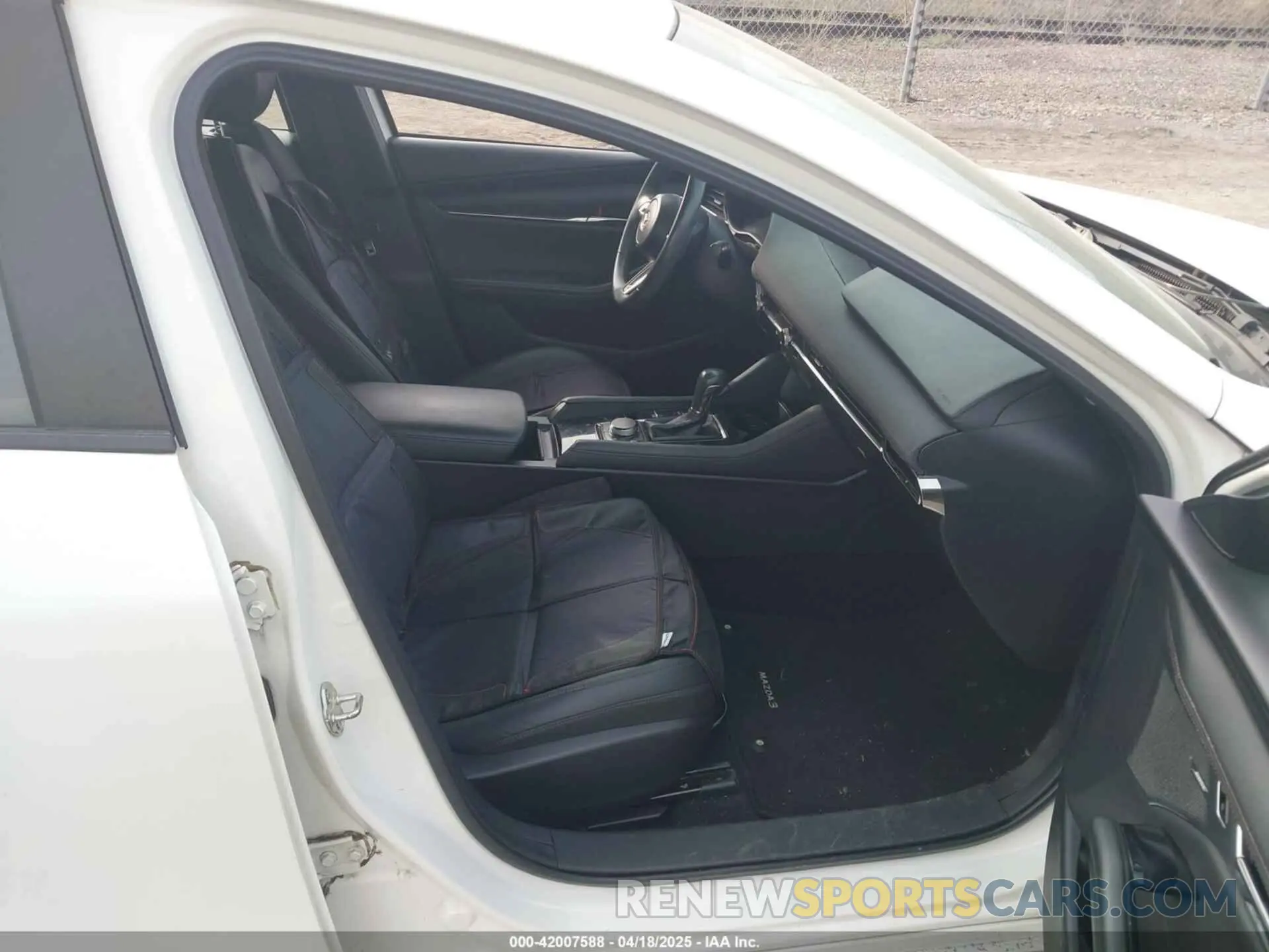 5 fotografías del automóvil dañado 3MZBPADL4KM106317 MAZDA MAZDA3 2019