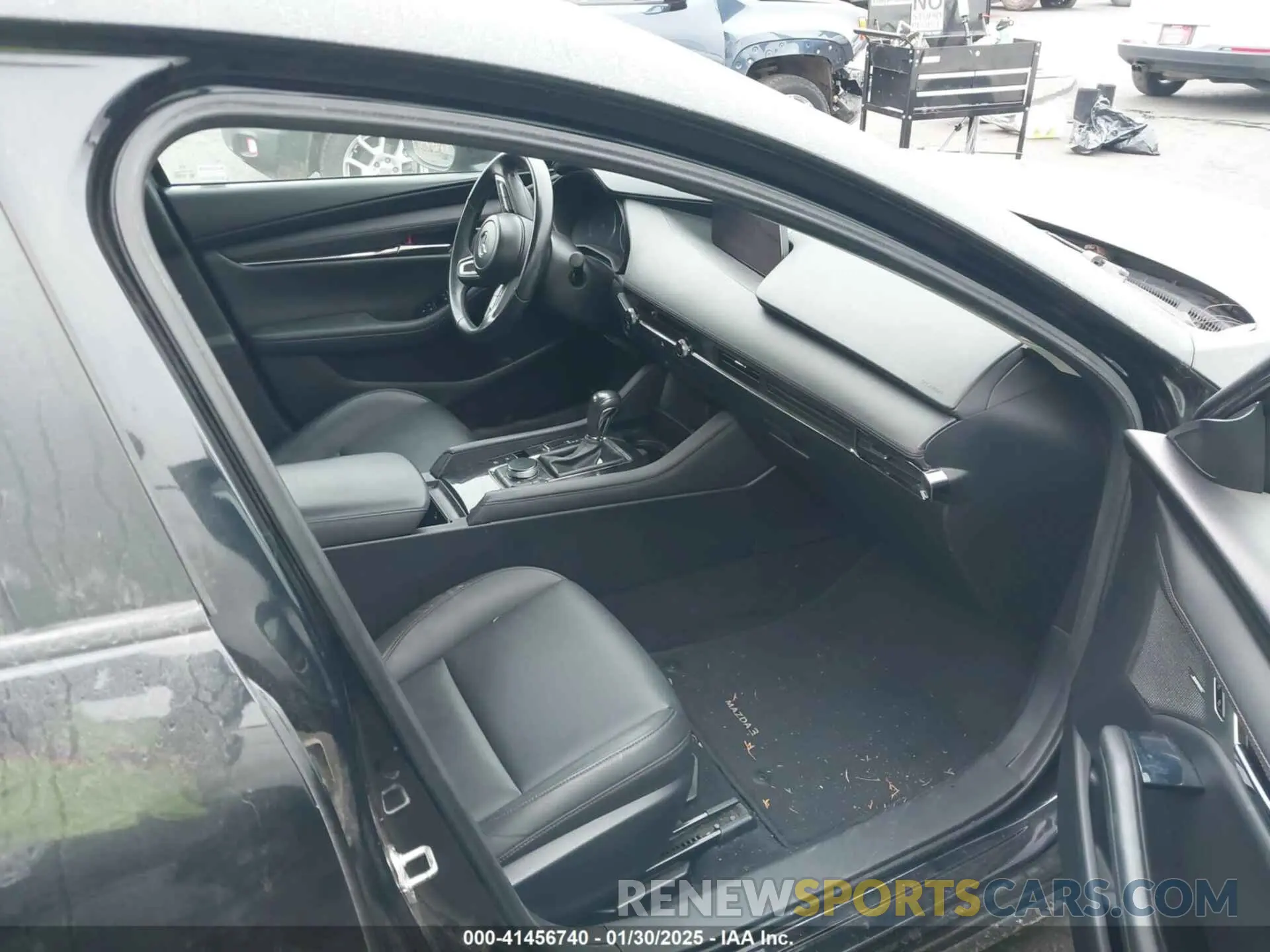 5 fotografías del automóvil dañado 3MZBPADL4KM108942 MAZDA MAZDA3 2019