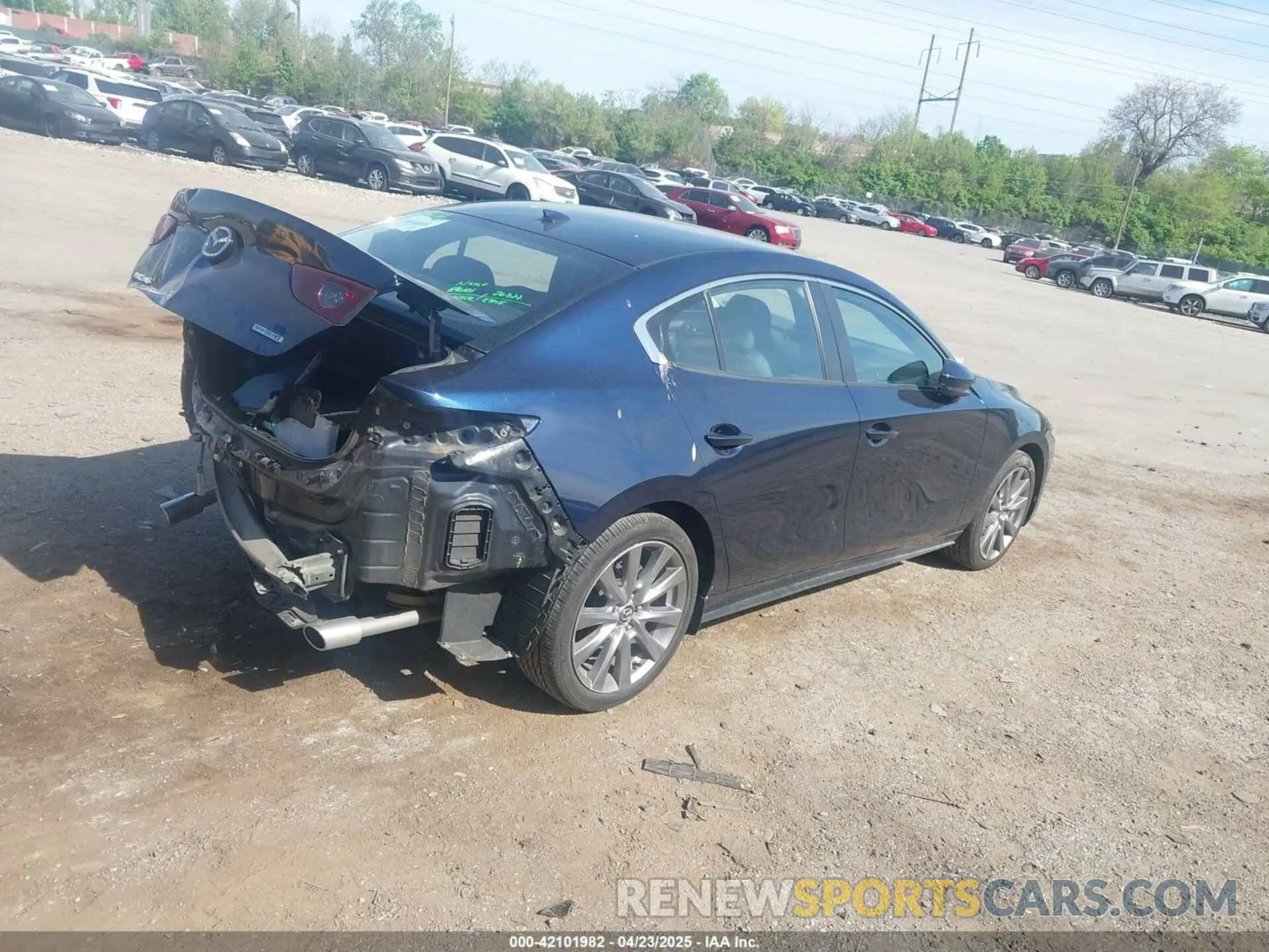 4 fotografías del automóvil dañado 3MZBPADL5KM107878 MAZDA MAZDA3 2019