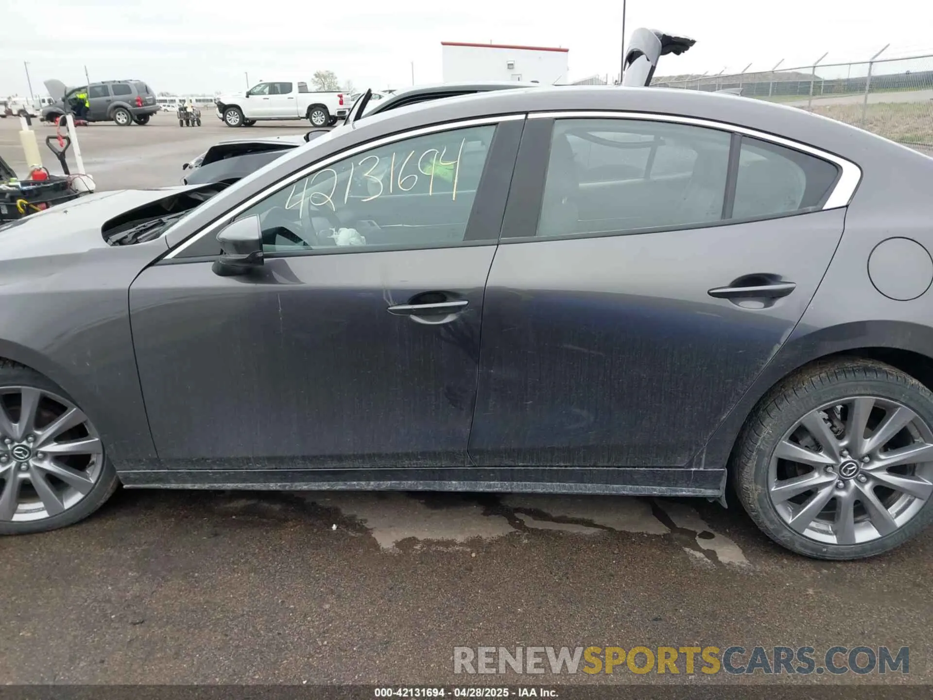 14 fotografías del automóvil dañado 3MZBPAEMXKM103817 MAZDA MAZDA3 2019