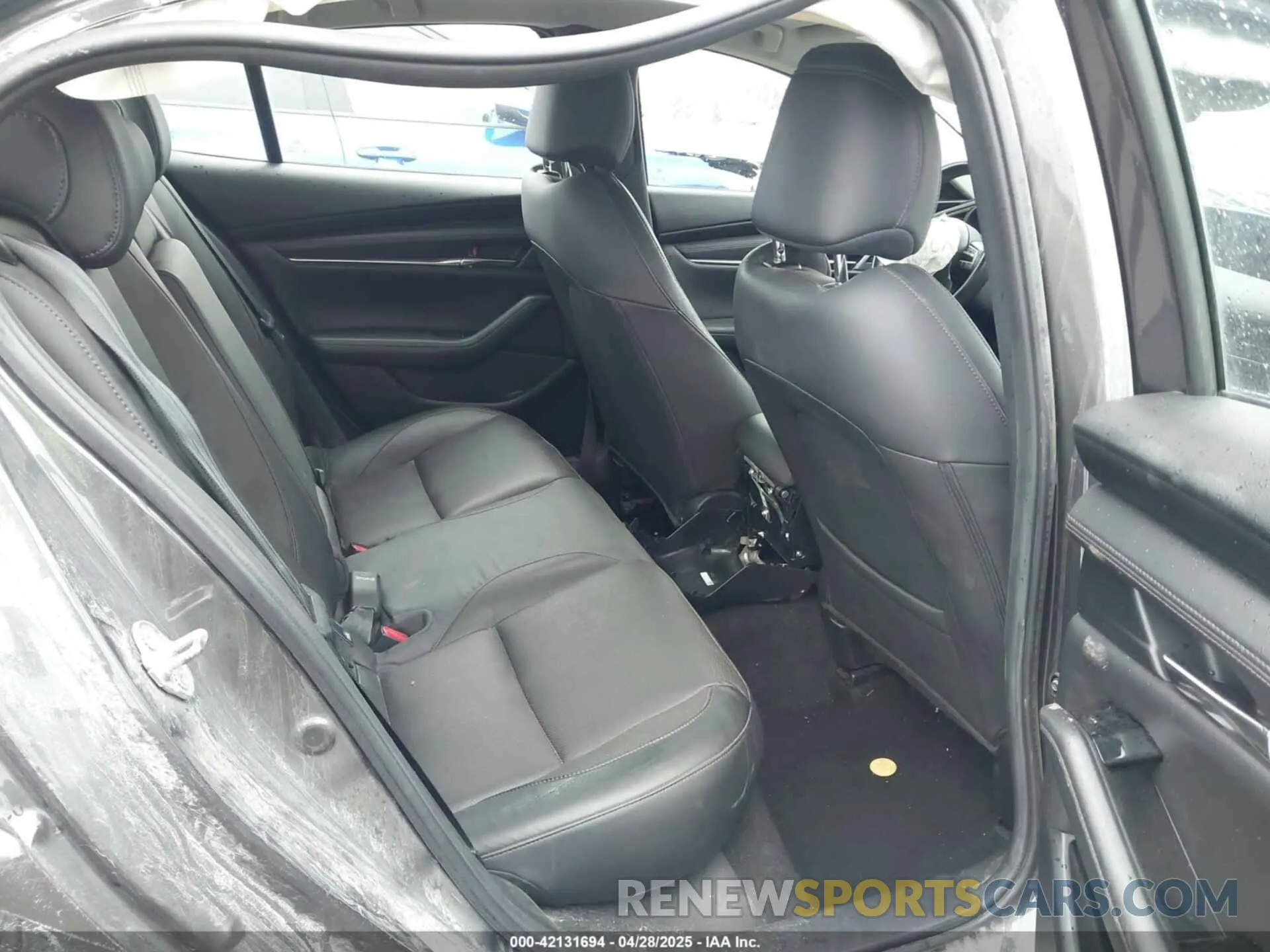 8 fotografías del automóvil dañado 3MZBPAEMXKM103817 MAZDA MAZDA3 2019