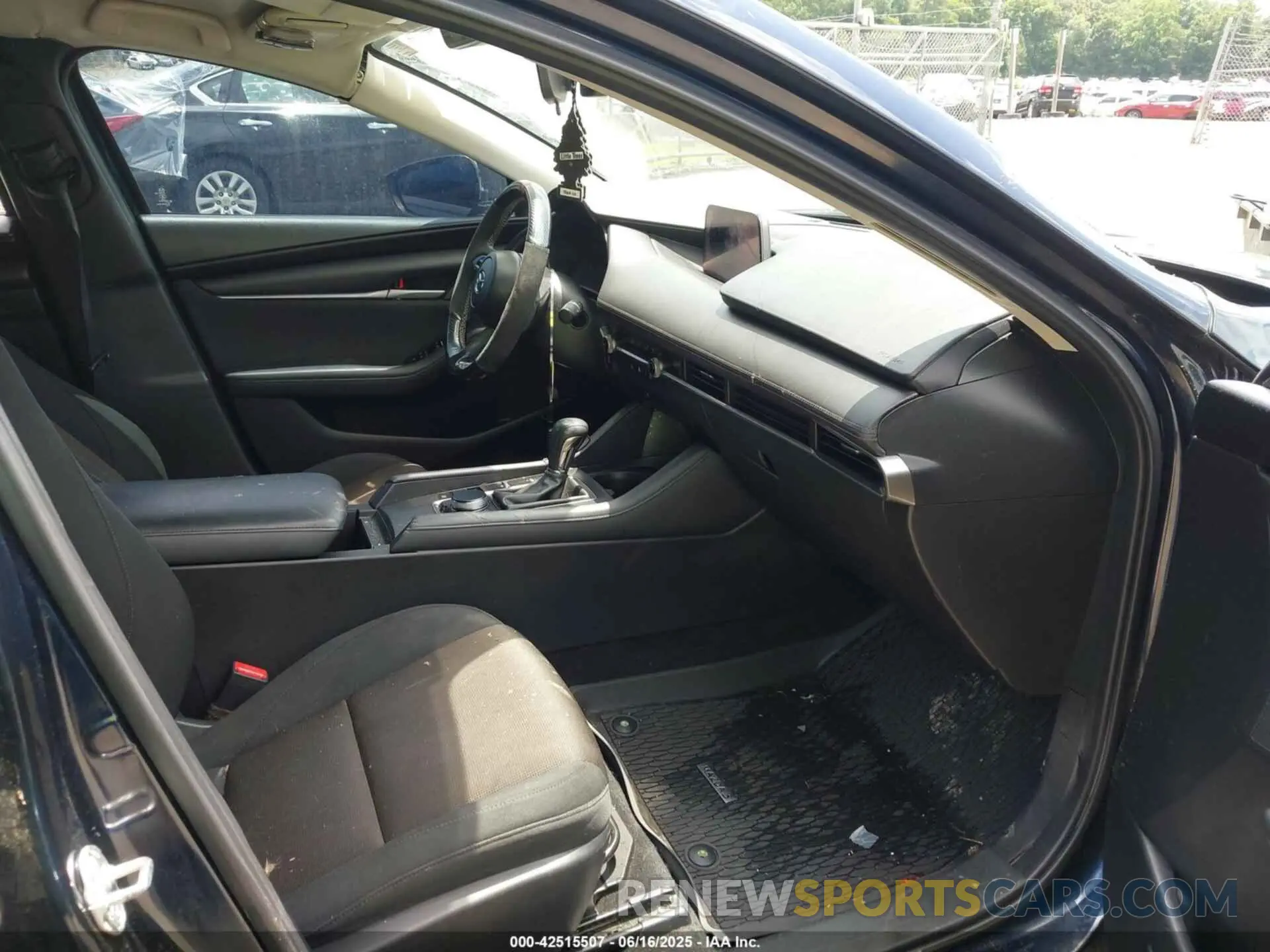 5 fotografías del automóvil dañado JM1BPABL3K1107896 MAZDA MAZDA3 2019