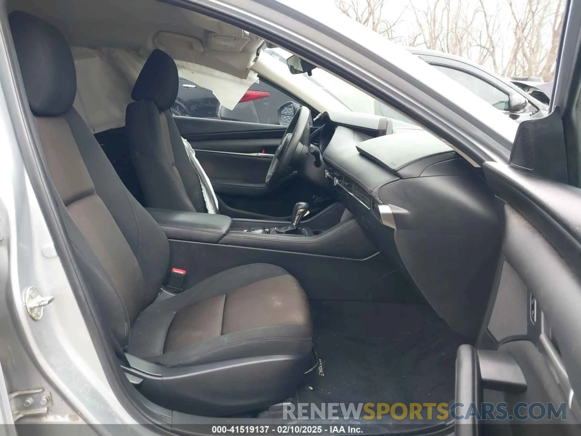 5 fotografías del automóvil dañado JM1BPABL4K1110113 MAZDA MAZDA3 2019