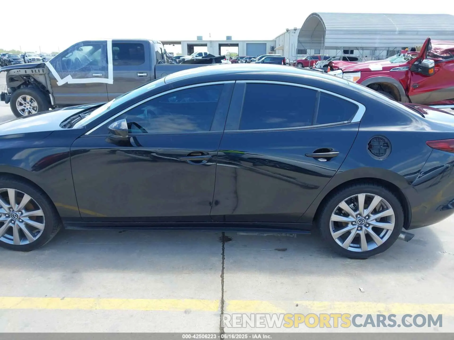 13 fotografías del automóvil dañado JM1BPACL4K1110174 MAZDA MAZDA3 2019