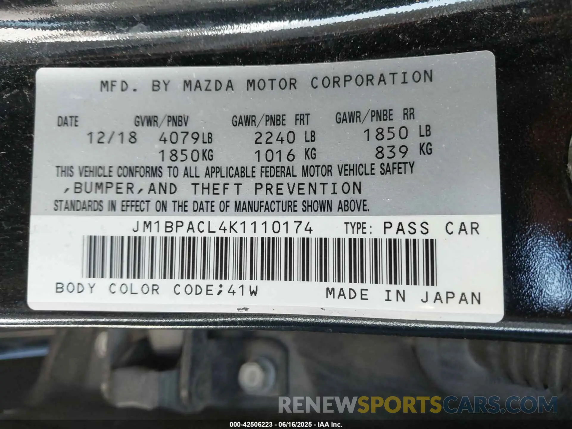 9 fotografías del automóvil dañado JM1BPACL4K1110174 MAZDA MAZDA3 2019