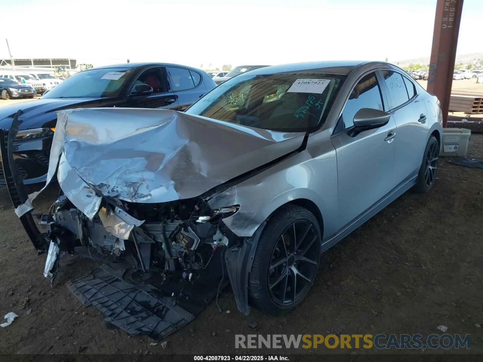 2 fotografías del automóvil dañado JM1BPACL5K1113424 MAZDA MAZDA3 2019