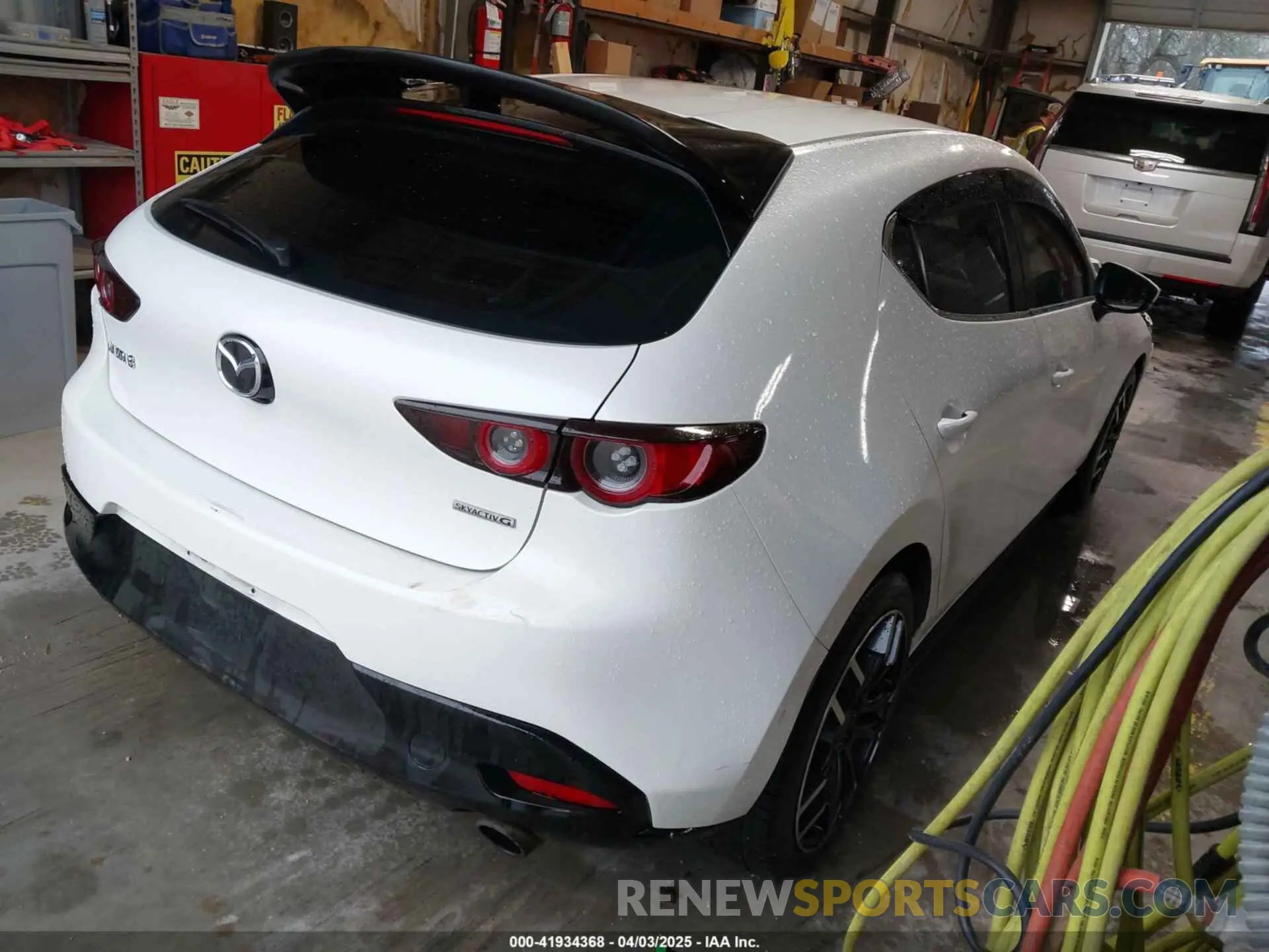4 fotografías del automóvil dañado JM1BPAJM0K1120549 MAZDA MAZDA3 2019