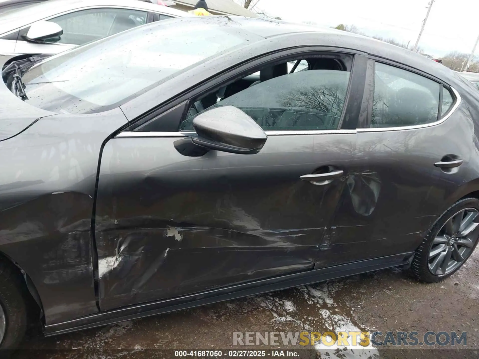 14 fotografías del automóvil dañado JM1BPAJM8K1133405 MAZDA MAZDA3 2019