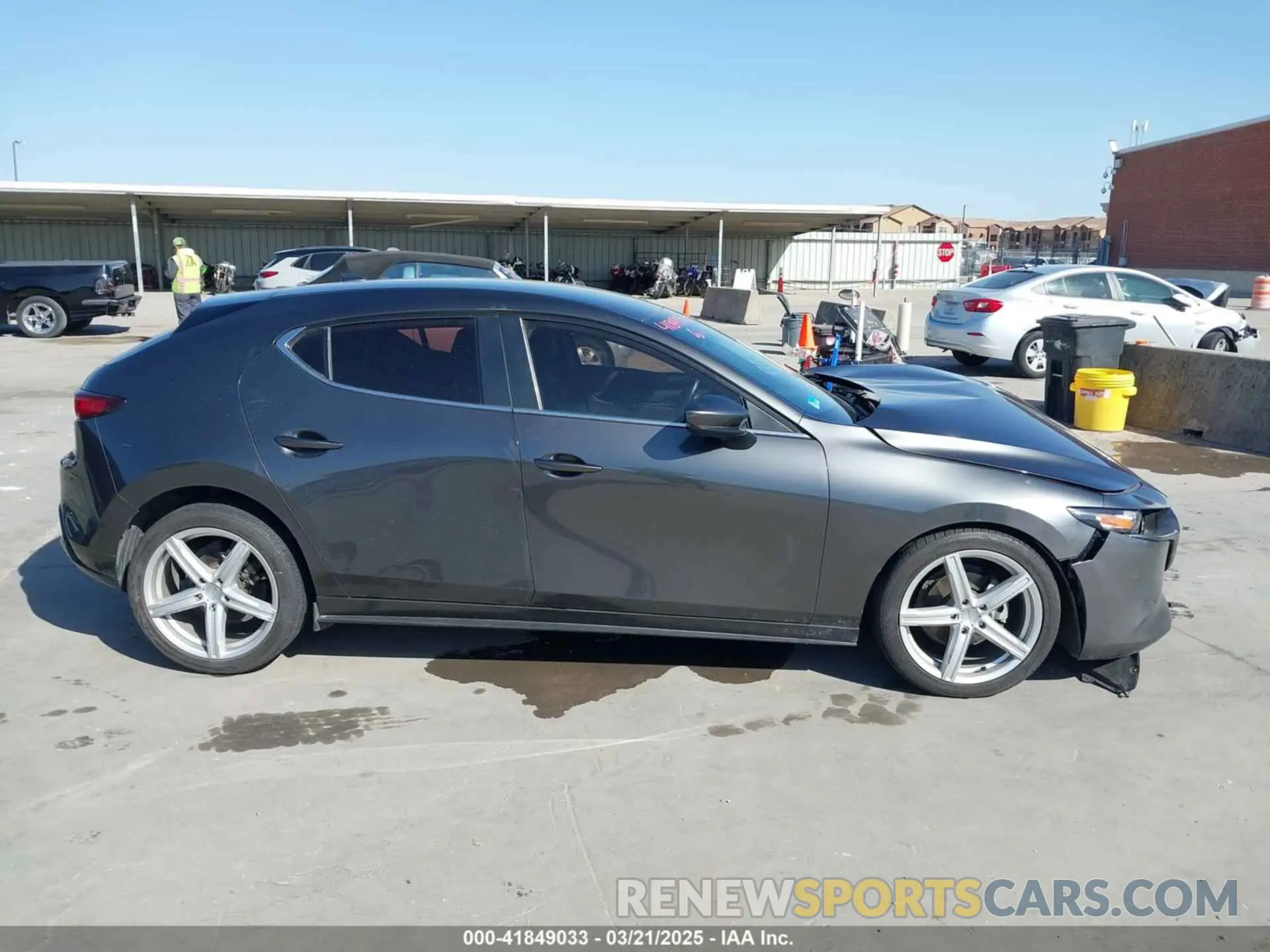 13 fotografías del automóvil dañado JM1BPAMM8K1120231 MAZDA MAZDA3 2019