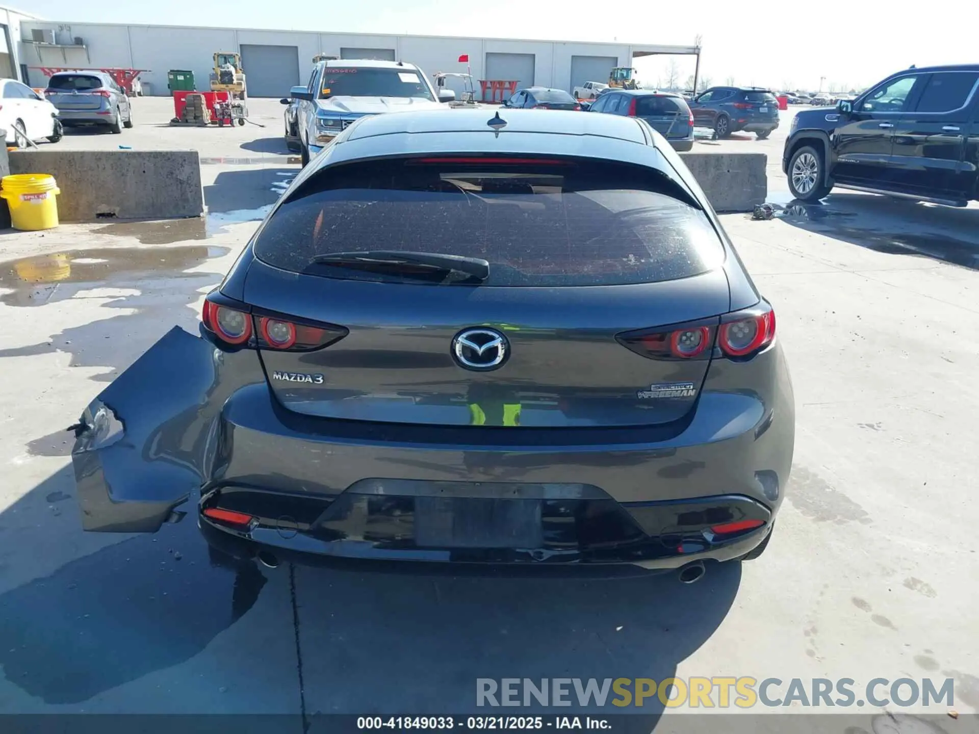 16 fotografías del automóvil dañado JM1BPAMM8K1120231 MAZDA MAZDA3 2019