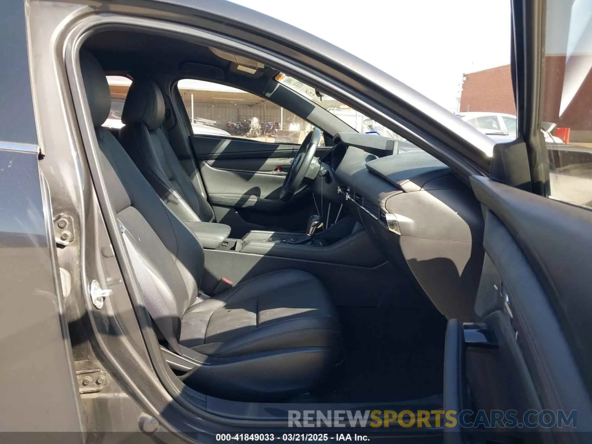 5 fotografías del automóvil dañado JM1BPAMM8K1120231 MAZDA MAZDA3 2019