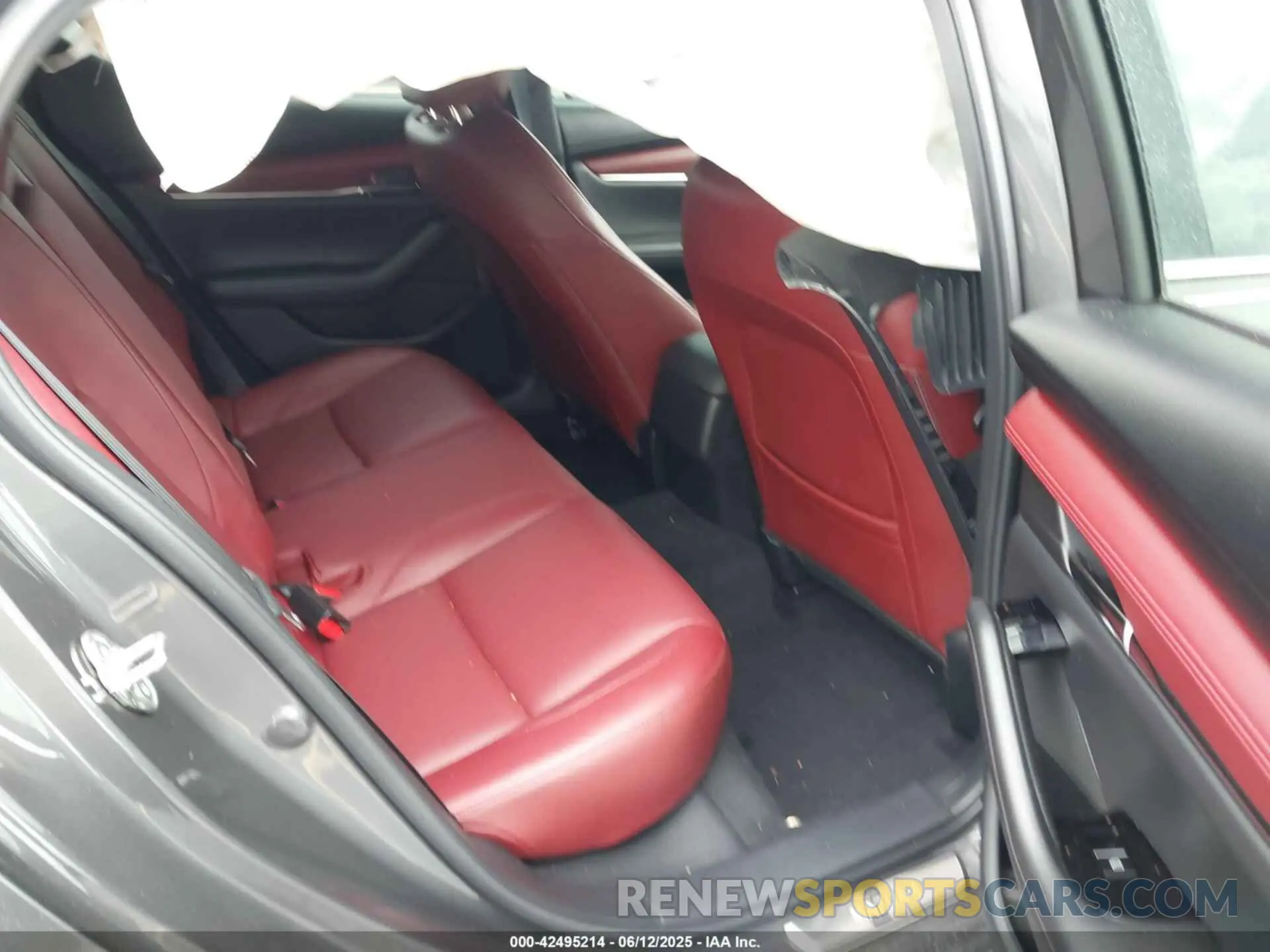 8 fotografías del automóvil dañado JM1BPANM3K1140563 MAZDA MAZDA3 2019