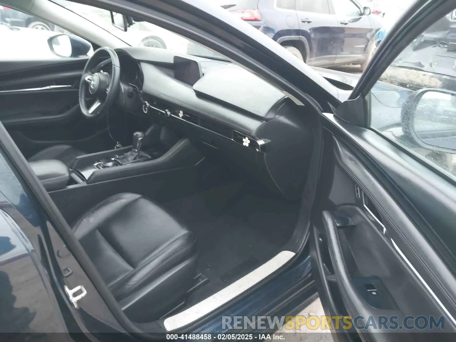 5 fotografías del automóvil dañado JM1BPBAM4K1138400 MAZDA MAZDA3 2019