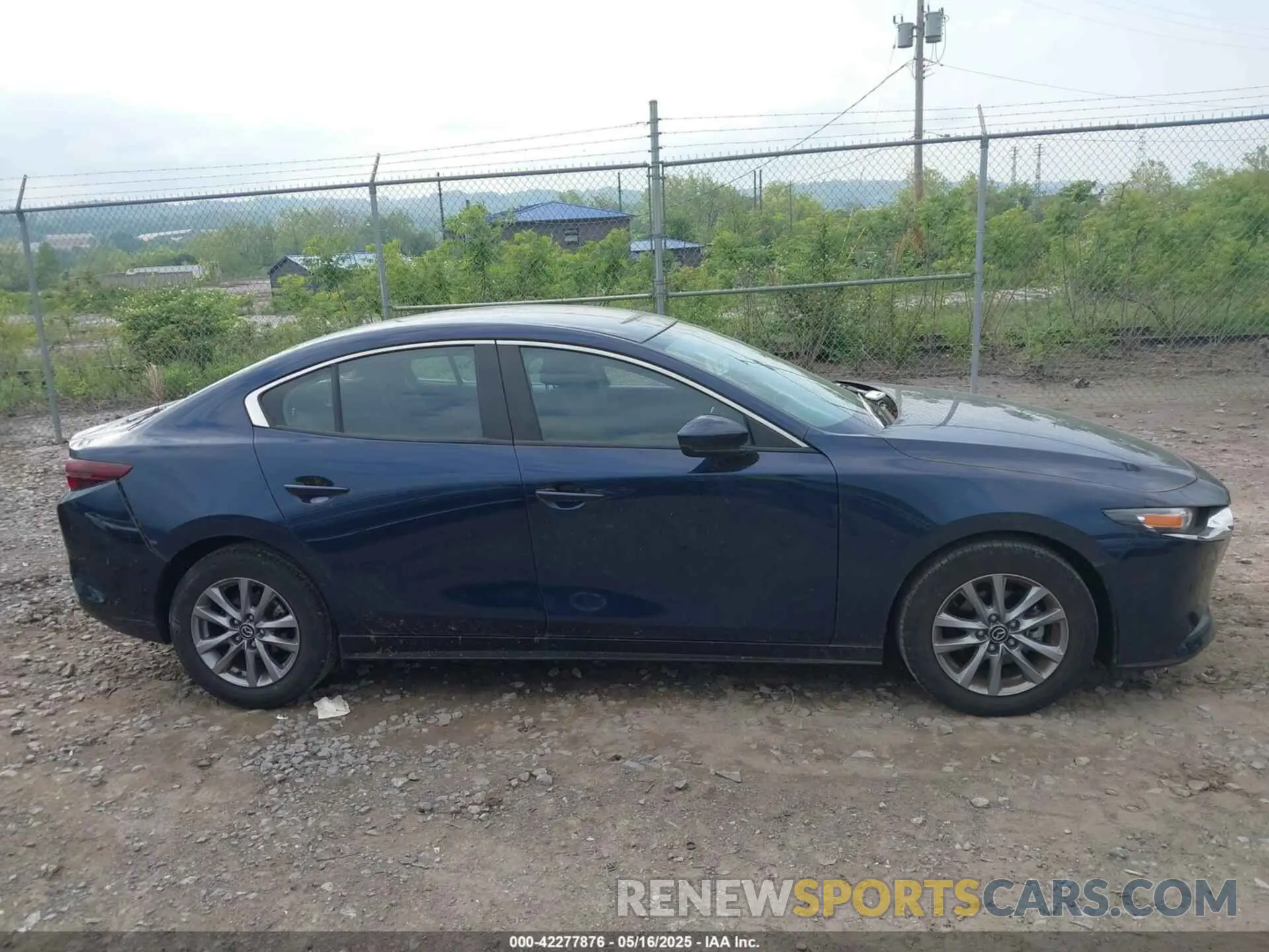 13 fotografías del automóvil dañado 3MZBPABL1LM129851 MAZDA MAZDA3 2020
