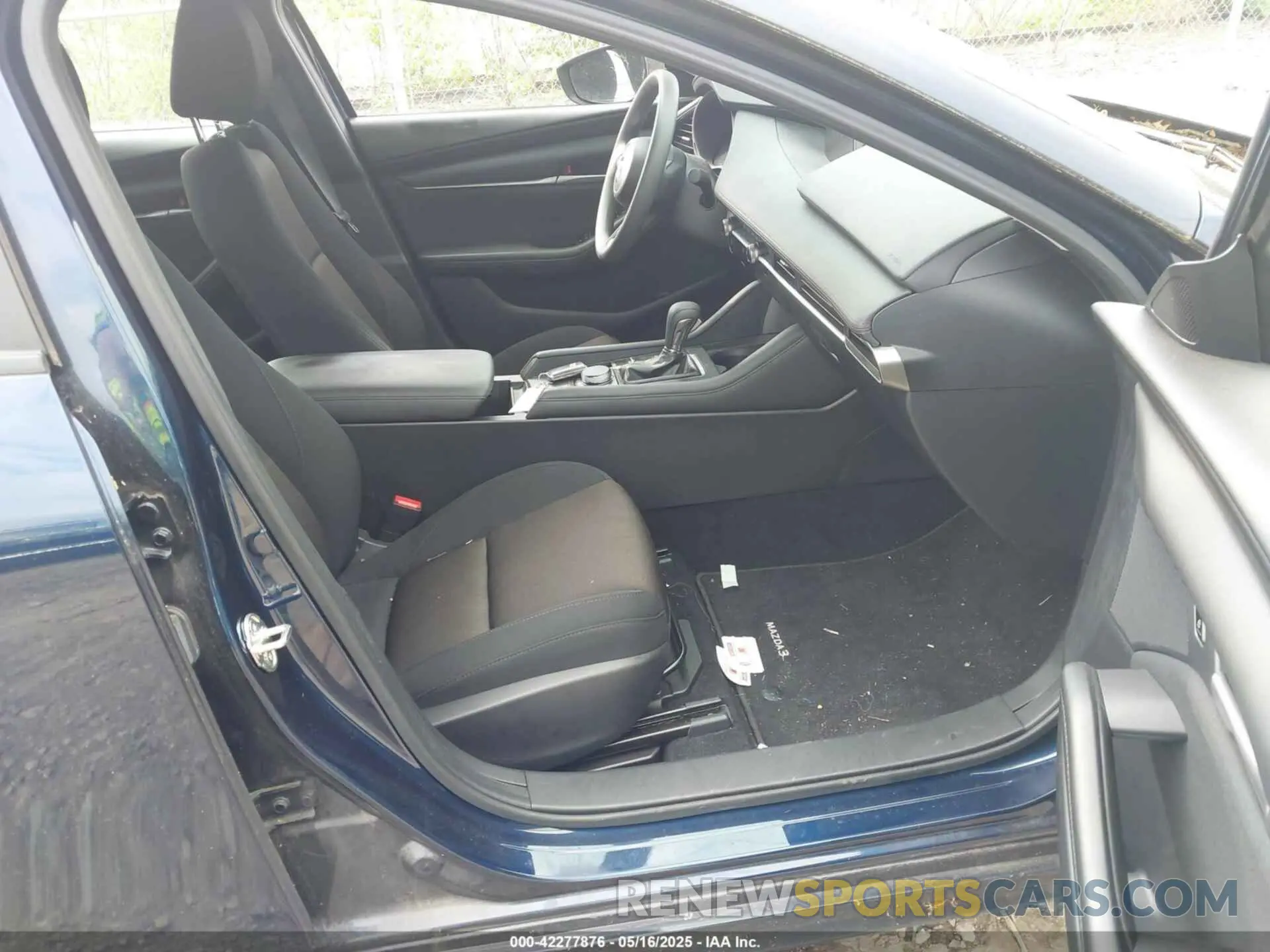 5 fotografías del automóvil dañado 3MZBPABL1LM129851 MAZDA MAZDA3 2020