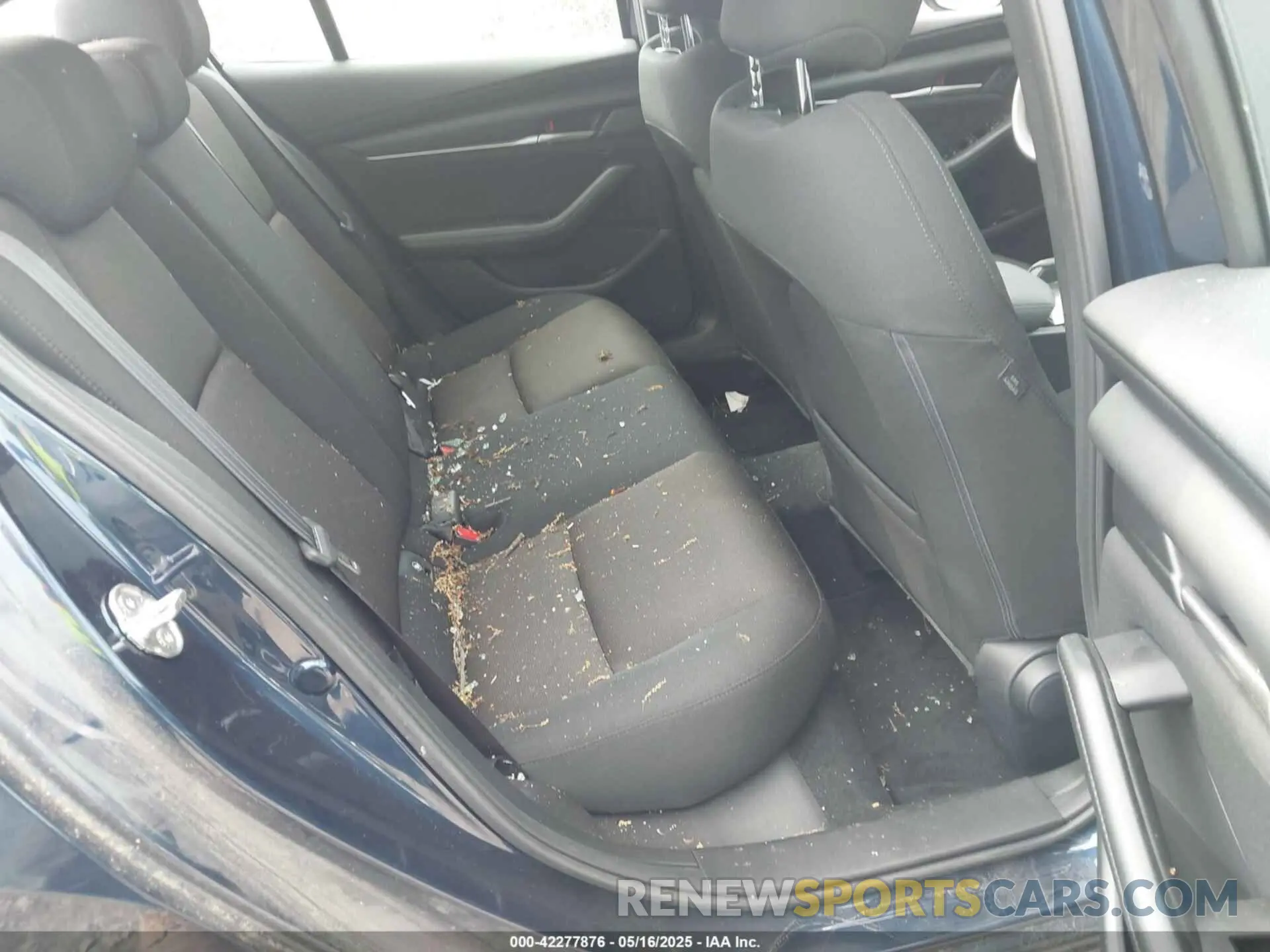 8 fotografías del automóvil dañado 3MZBPABL1LM129851 MAZDA MAZDA3 2020