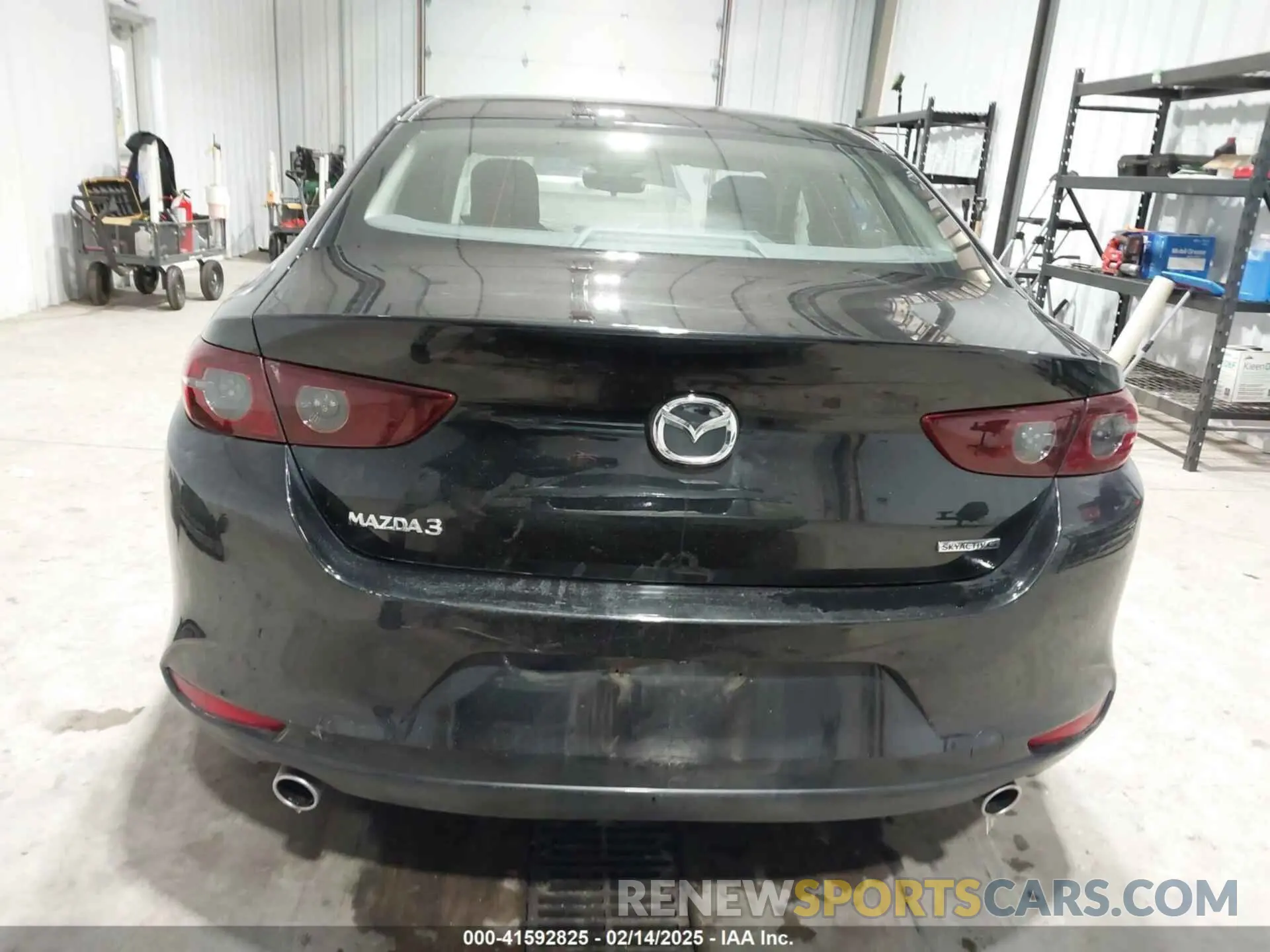16 fotografías del automóvil dañado 3MZBPABL5LM130436 MAZDA MAZDA3 2020