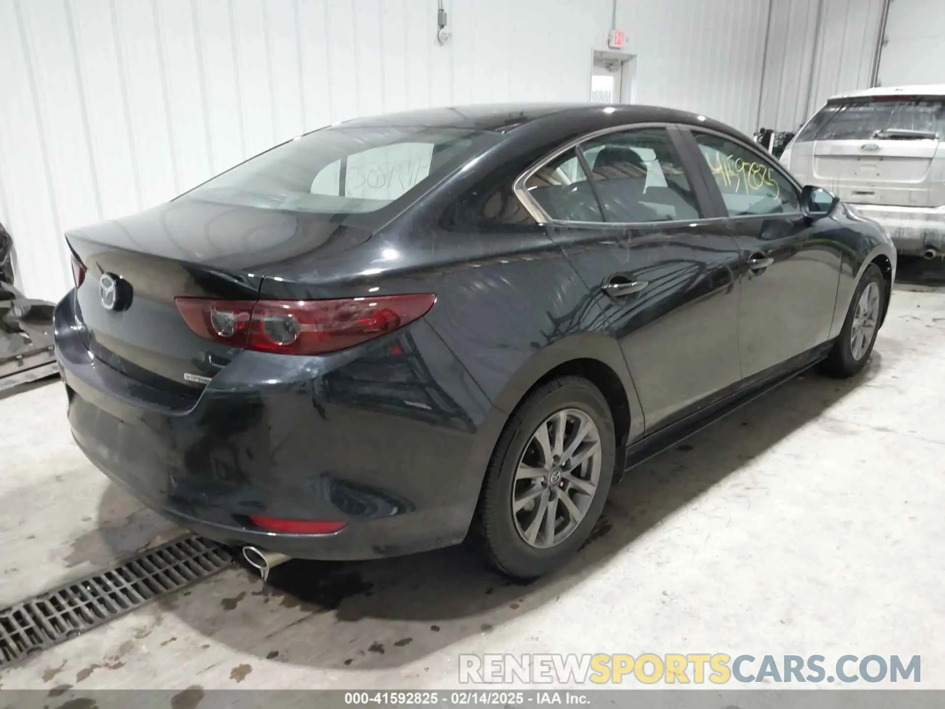 4 fotografías del automóvil dañado 3MZBPABL5LM130436 MAZDA MAZDA3 2020