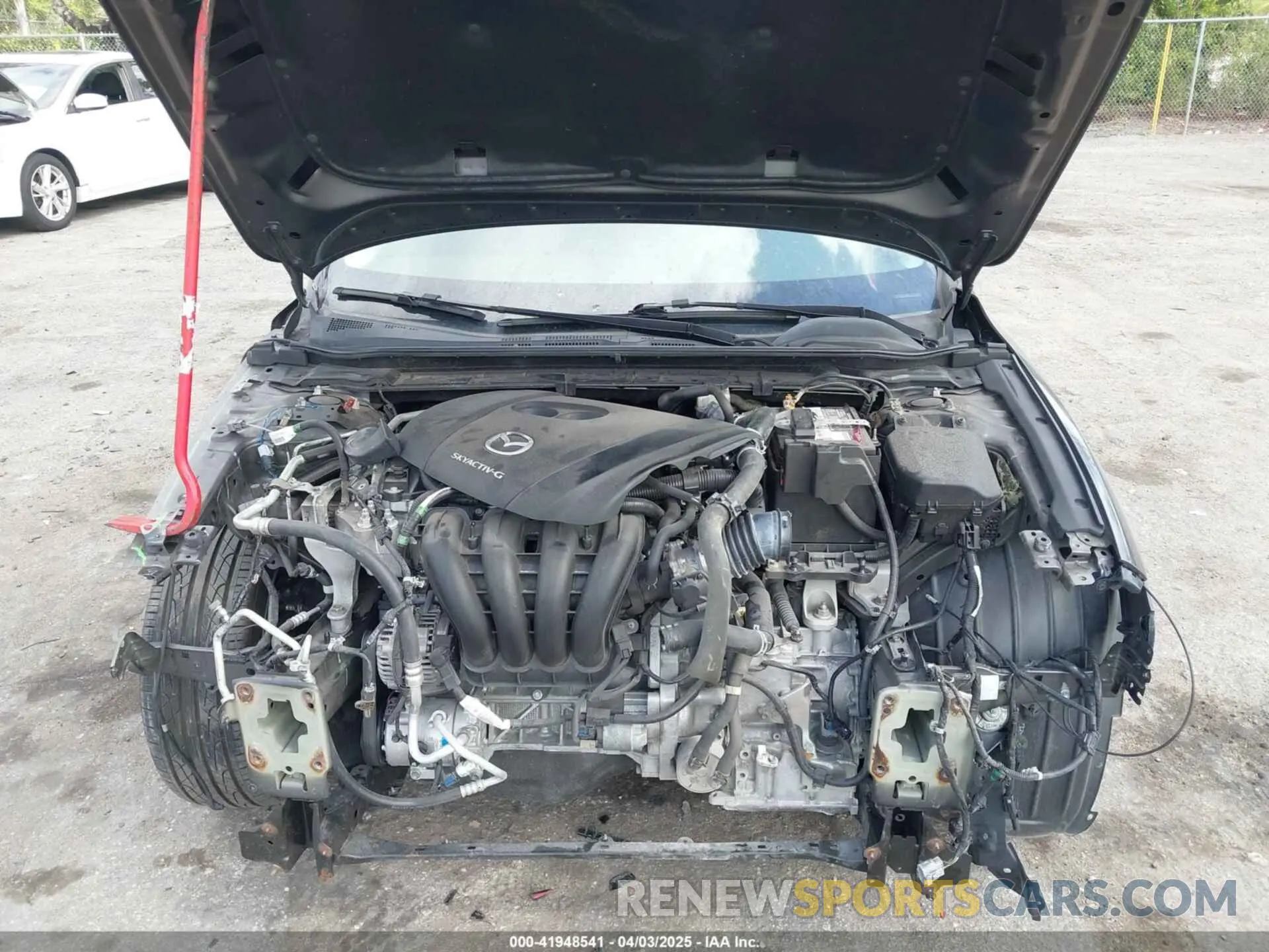 10 fotografías del automóvil dañado 3MZBPACL9LM127098 MAZDA MAZDA3 2020