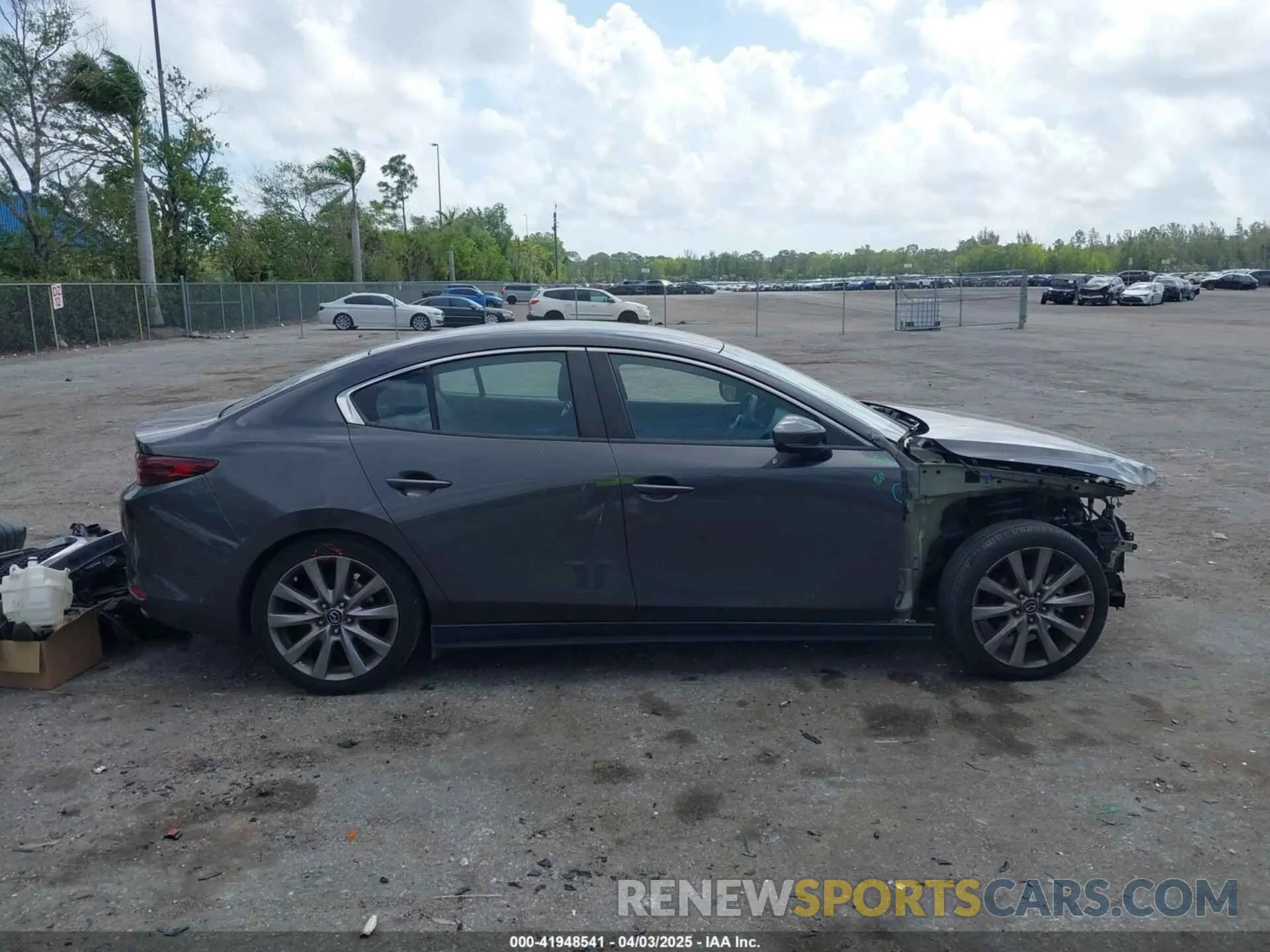 13 fotografías del automóvil dañado 3MZBPACL9LM127098 MAZDA MAZDA3 2020