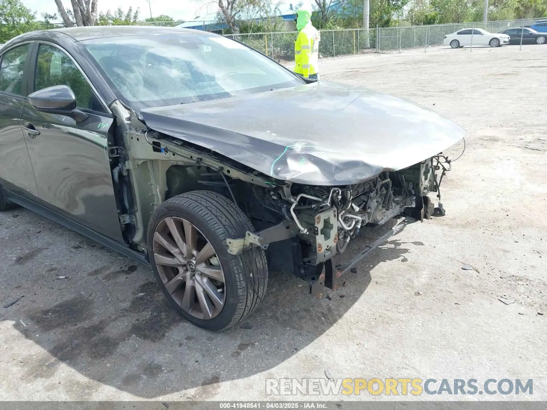 18 fotografías del automóvil dañado 3MZBPACL9LM127098 MAZDA MAZDA3 2020