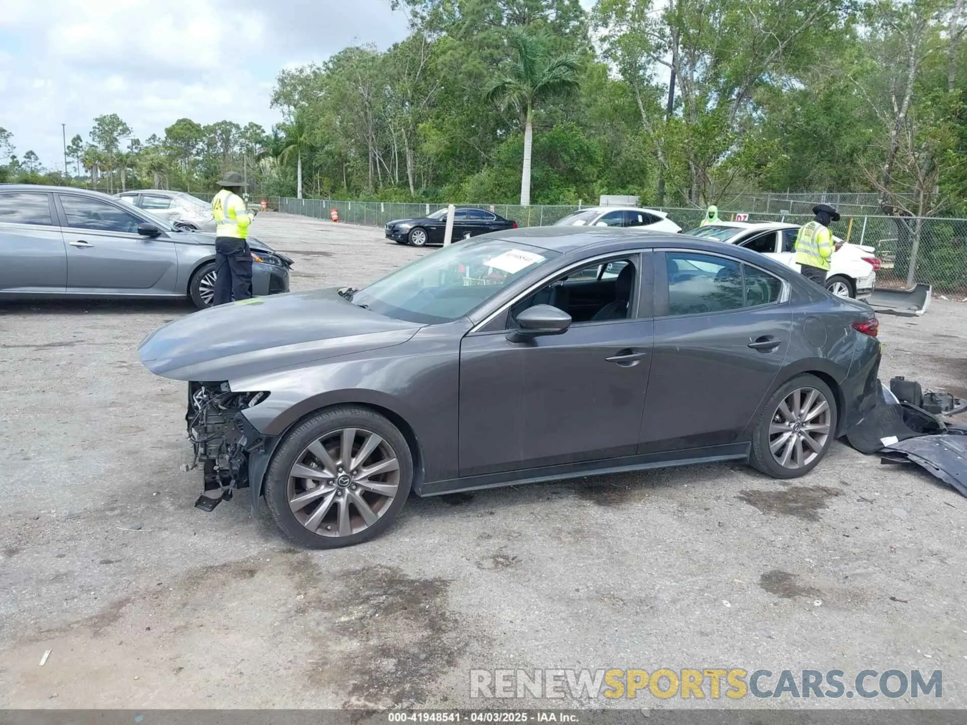 2 fotografías del automóvil dañado 3MZBPACL9LM127098 MAZDA MAZDA3 2020