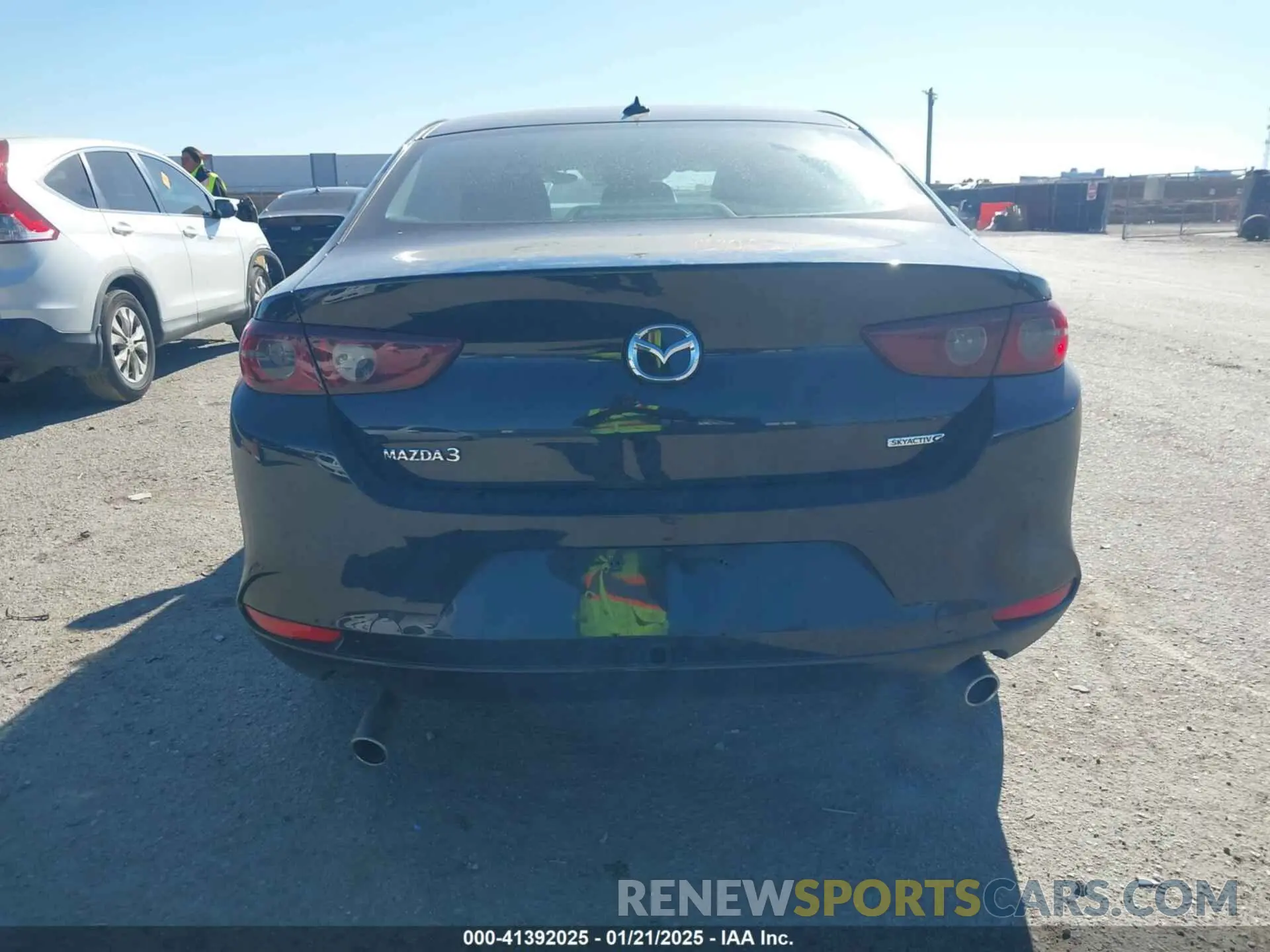 16 fotografías del automóvil dañado 3MZBPADLXLM119509 MAZDA MAZDA3 2020