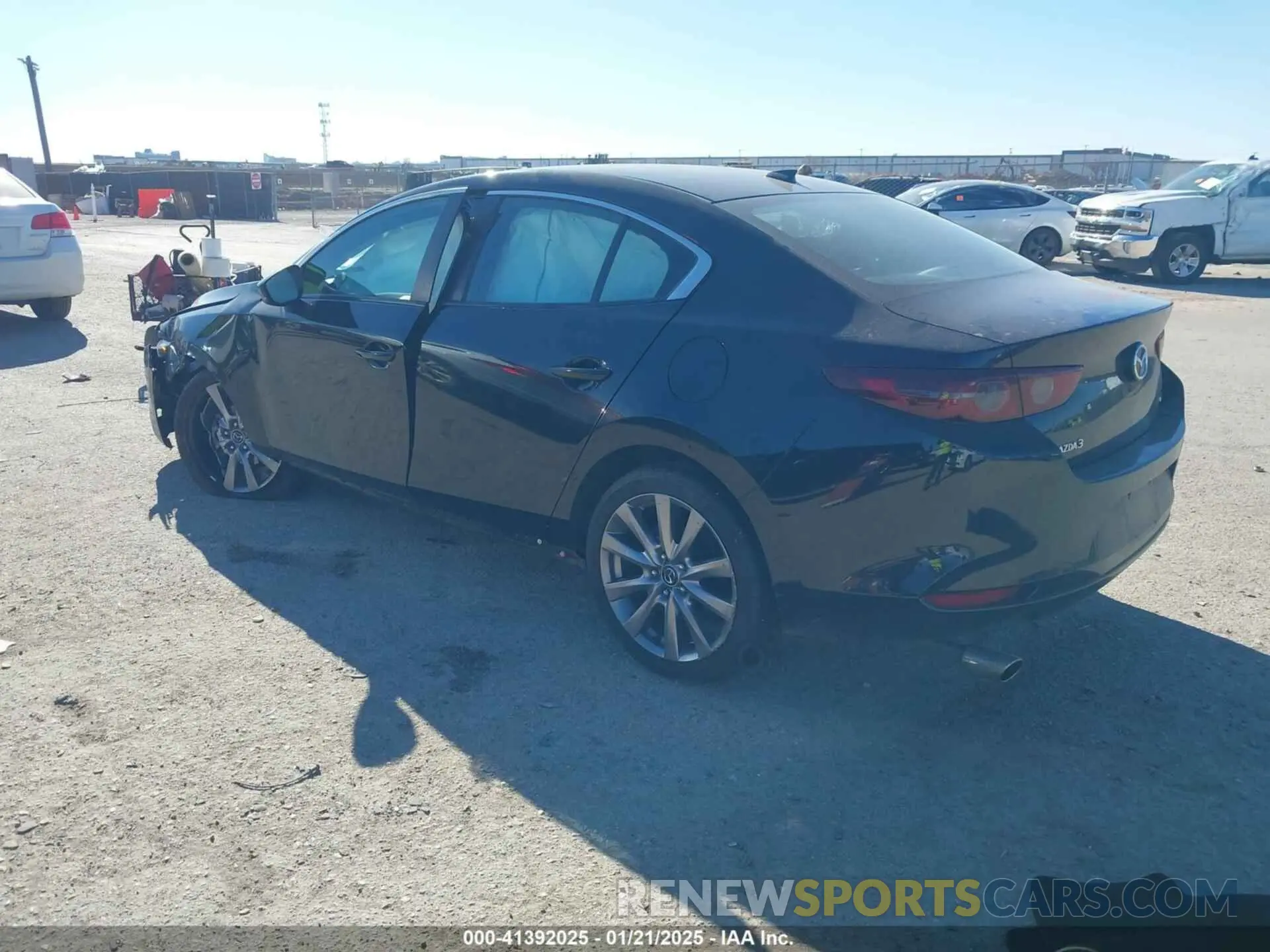 3 fotografías del automóvil dañado 3MZBPADLXLM119509 MAZDA MAZDA3 2020