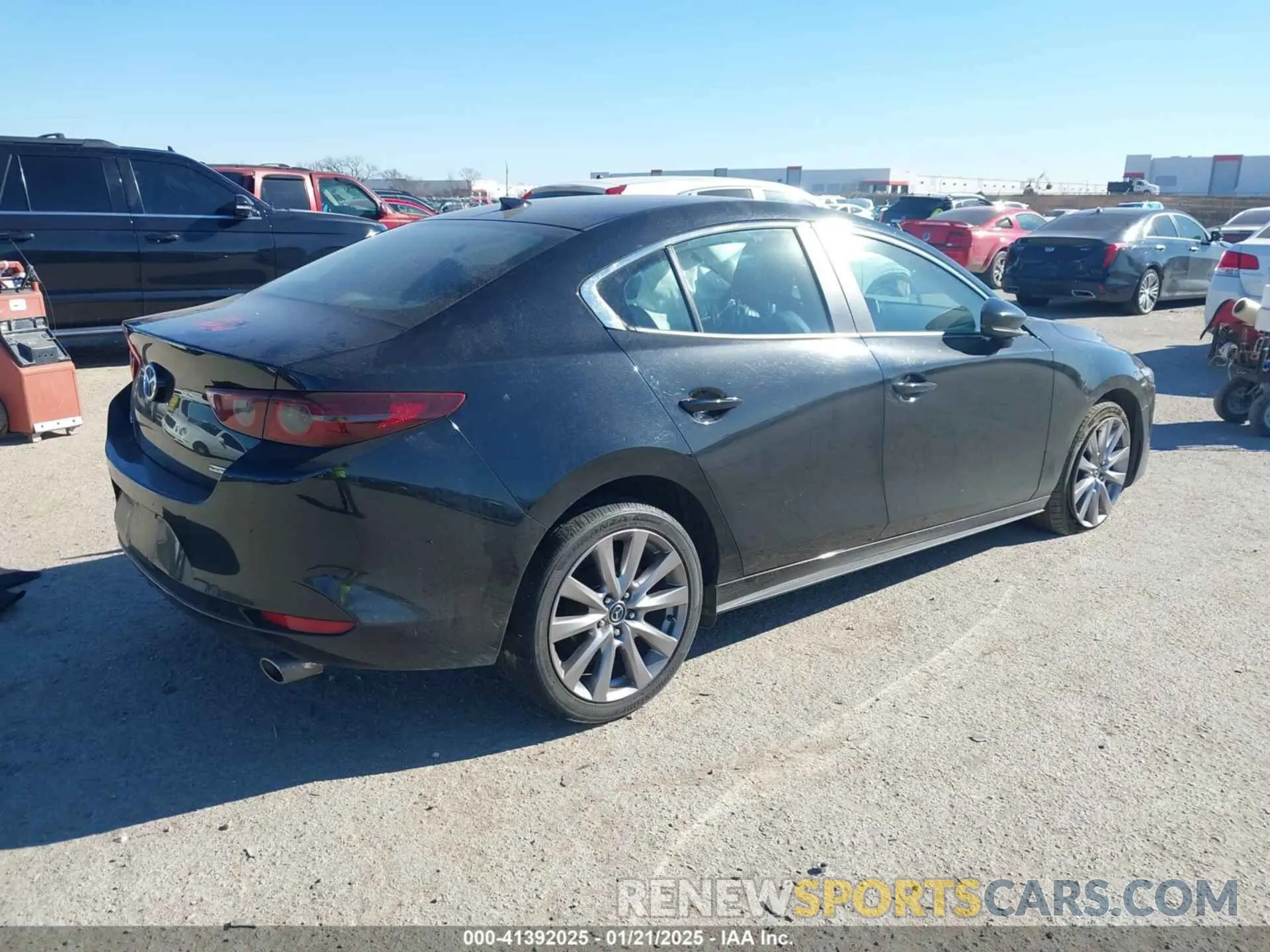 4 fotografías del automóvil dañado 3MZBPADLXLM119509 MAZDA MAZDA3 2020
