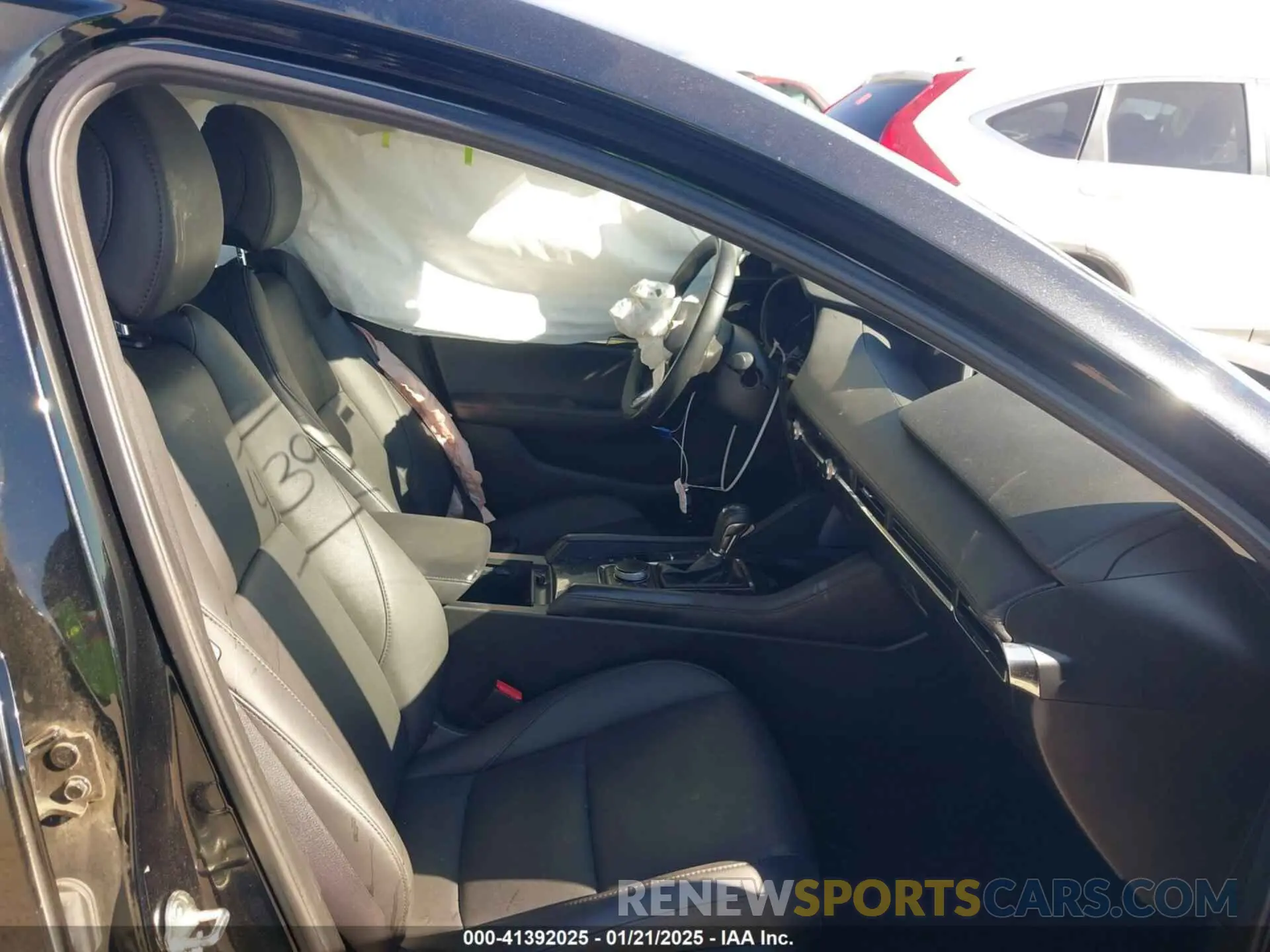5 fotografías del automóvil dañado 3MZBPADLXLM119509 MAZDA MAZDA3 2020