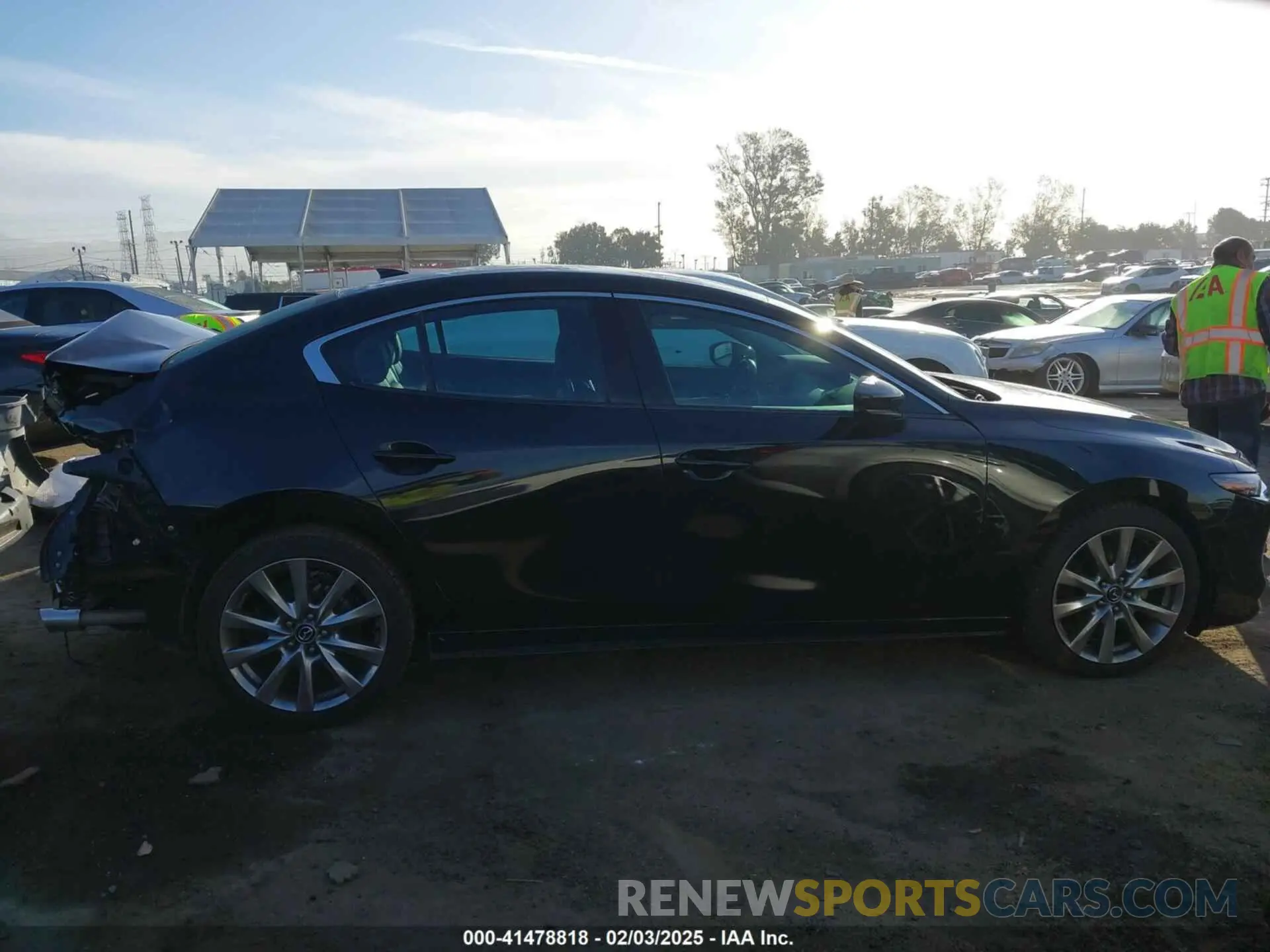 14 fotografías del automóvil dañado 3MZBPAEM2LM124405 MAZDA MAZDA3 2020