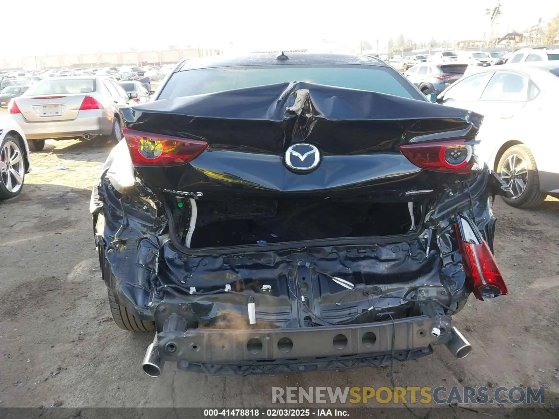 17 fotografías del automóvil dañado 3MZBPAEM2LM124405 MAZDA MAZDA3 2020