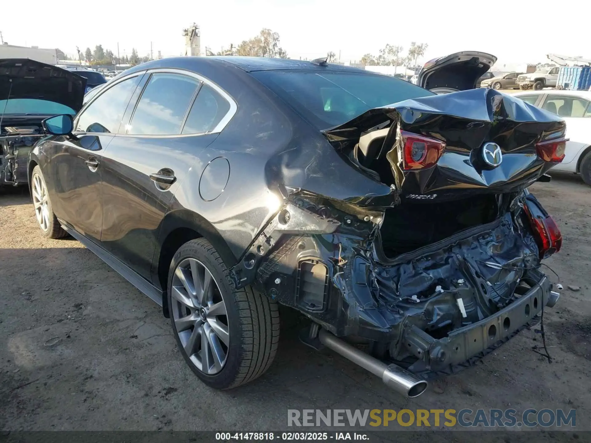3 fotografías del automóvil dañado 3MZBPAEM2LM124405 MAZDA MAZDA3 2020