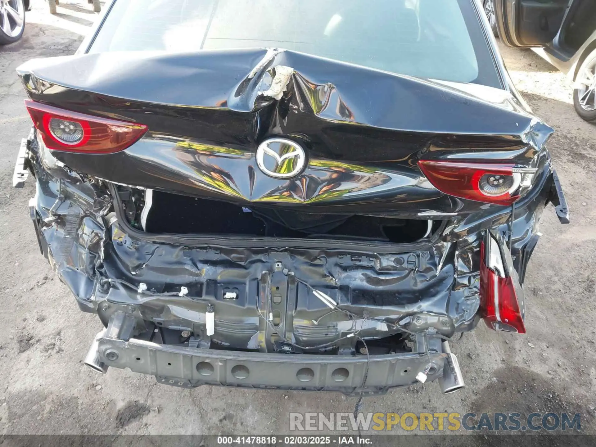 6 fotografías del automóvil dañado 3MZBPAEM2LM124405 MAZDA MAZDA3 2020