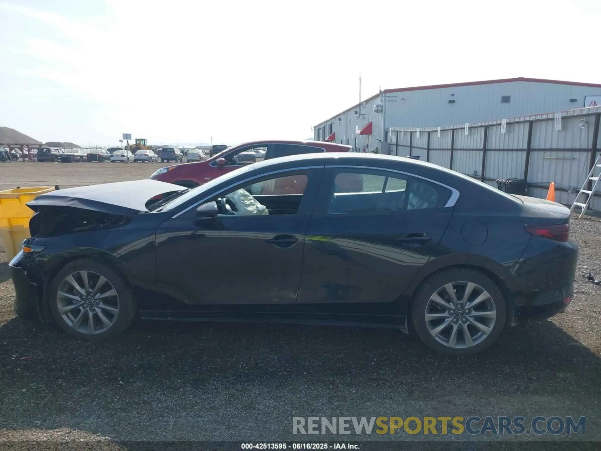 14 fotografías del automóvil dañado 3MZBPBDM2LM133399 MAZDA MAZDA3 2020