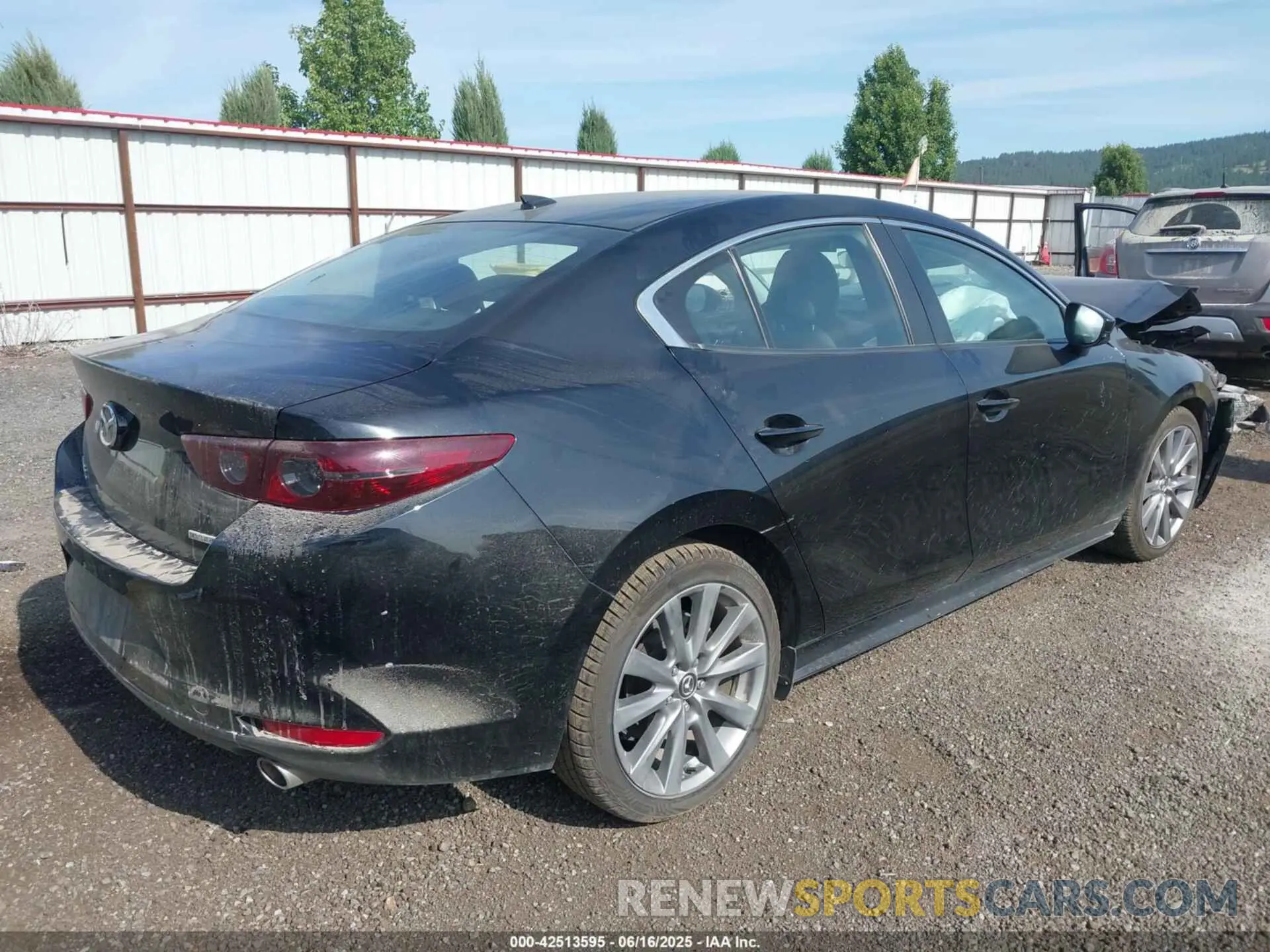 4 fotografías del automóvil dañado 3MZBPBDM2LM133399 MAZDA MAZDA3 2020