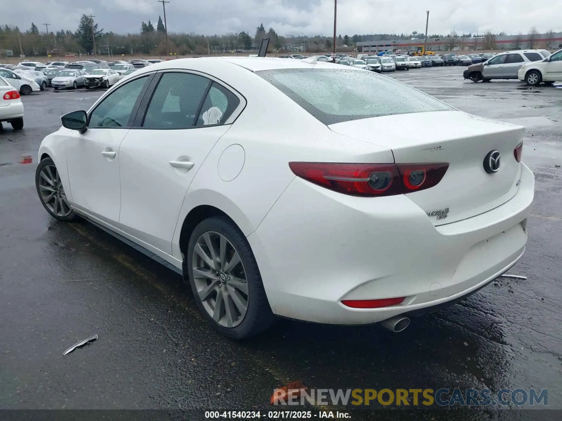 3 fotografías del automóvil dañado 3MZBPBEMXLM133357 MAZDA MAZDA3 2020